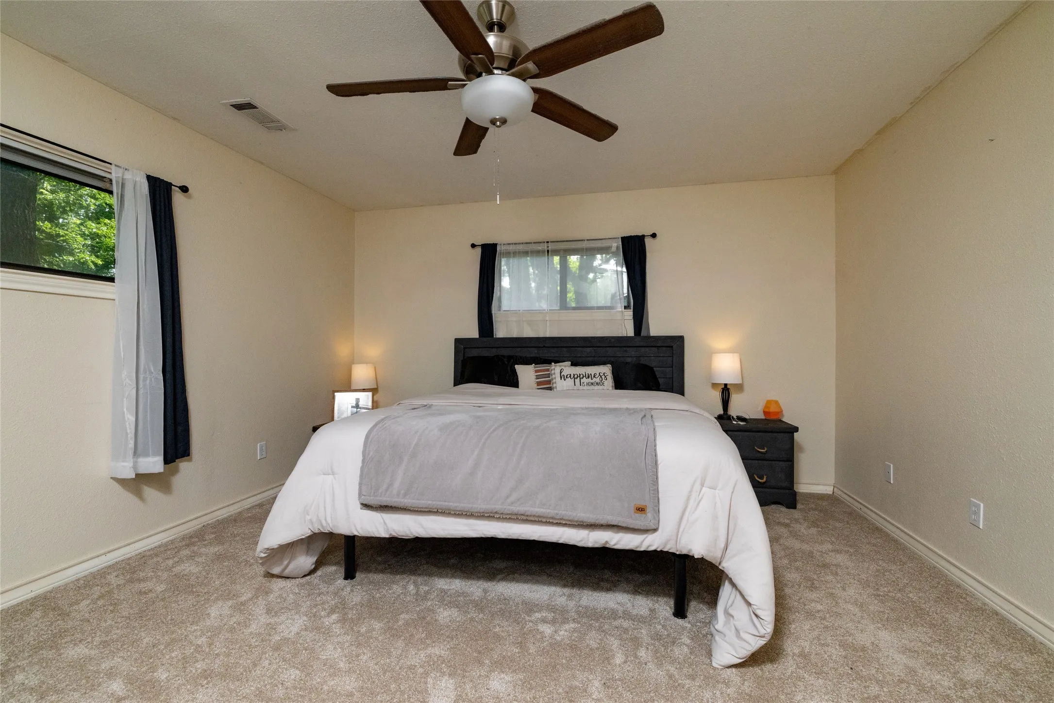 Single Family Residence For Sale in Parker County , 116 La Estada Drive, Weatherford, Texas 76088, 4 Bedroom, 3 Bathroom, Garage spaces, 1,901 Sqft, built in 1978, mls#21280994, Real Estate Agent in Weatherford, Homes For Sale in Parker county, Homes For Sale in Weatherford, Realtor in Weatherford Texas, Real Estate Brokerage Independent Realty Texas, Luminita Cordes Realtor