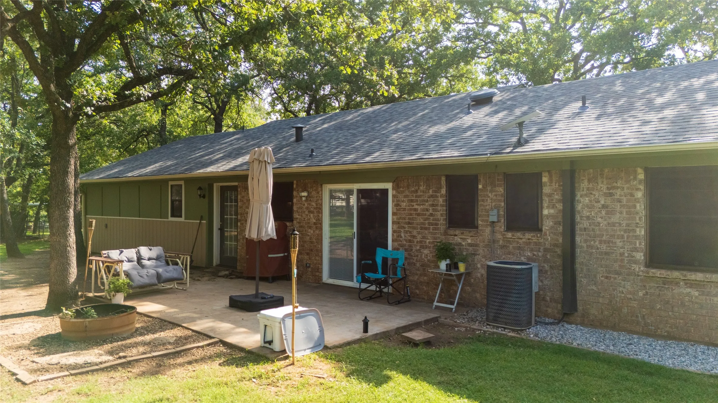 Single Family Residence For Sale in Parker County , 116 La Estada Drive, Weatherford, Texas 76088, 4 Bedroom, 3 Bathroom, Garage spaces, 1,901 Sqft, built in 1978, mls#21280994, Real Estate Agent in Weatherford, Homes For Sale in Parker county, Homes For Sale in Weatherford, Realtor in Weatherford Texas, Real Estate Brokerage Independent Realty Texas, Luminita Cordes Realtor