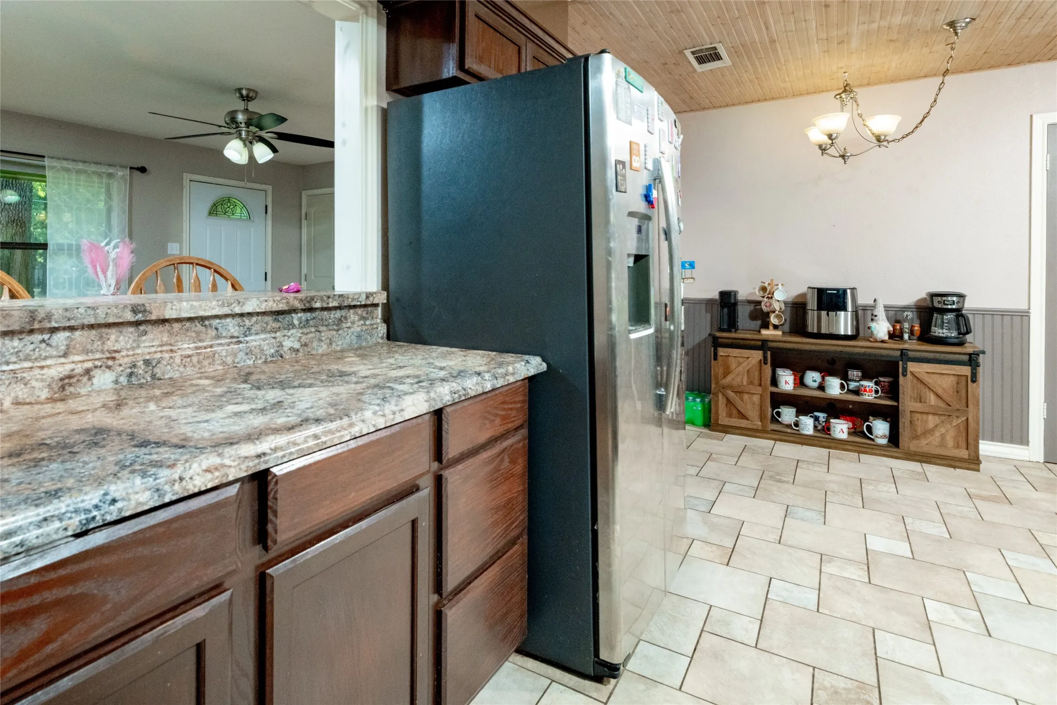 Single Family Residence For Sale in Parker County , 116 La Estada Drive, Weatherford, Texas 76088, 4 Bedroom, 3 Bathroom, Garage spaces, 1,901 Sqft, built in 1978, mls#21280994, Real Estate Agent in Weatherford, Homes For Sale in Parker county, Homes For Sale in Weatherford, Realtor in Weatherford Texas, Real Estate Brokerage Independent Realty Texas, Luminita Cordes Realtor