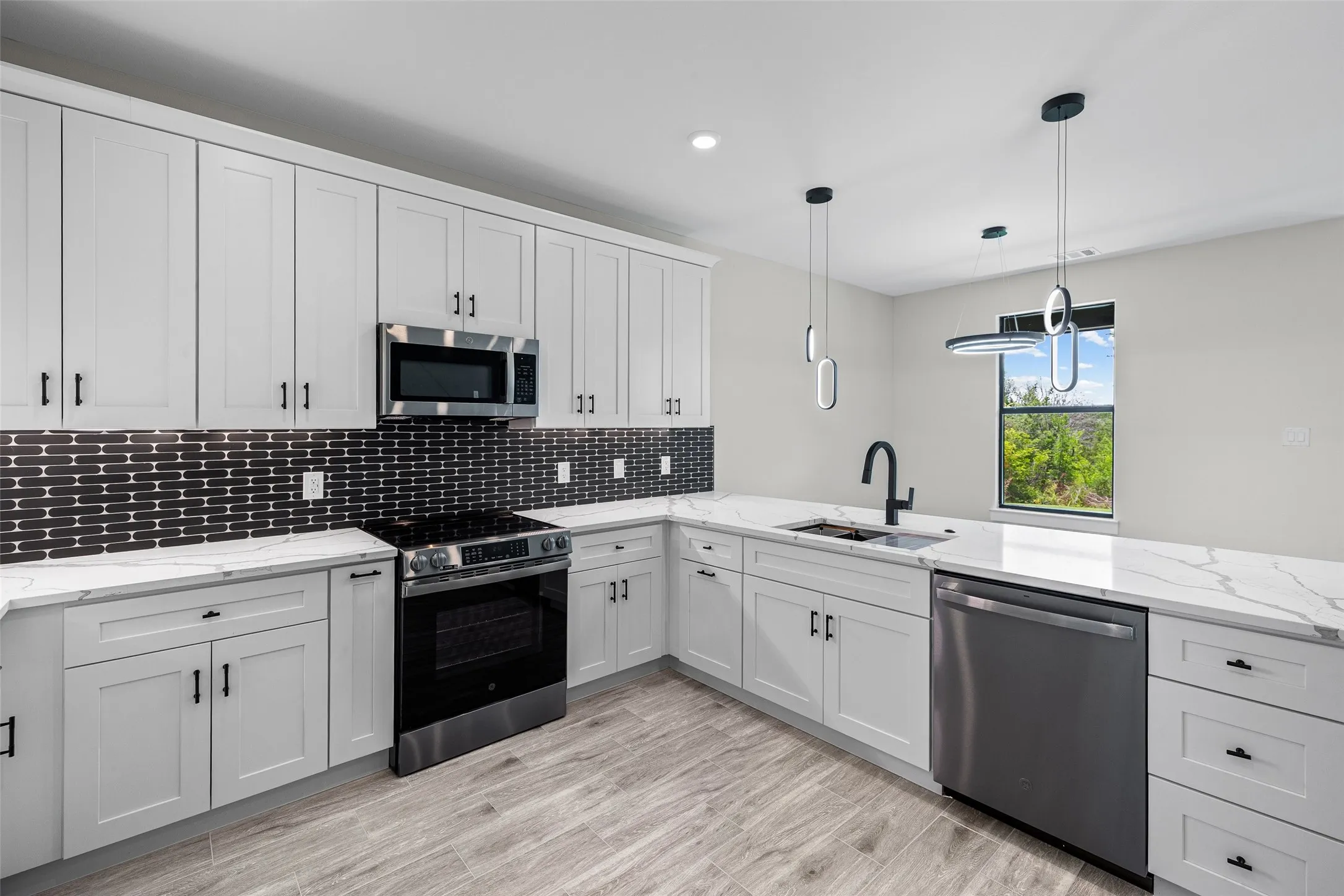 Single Family Residence For Sale in Hood County , 2714 Steepleridge Circle, Granbury, Texas 76048, 4 Bedroom, 2 Bathroom, 2 Garage spaces, 1,679 Sqft, built in 2026, mls#21312019, Real Estate Agent in Granbury, Homes For Sale in Hood county, Homes For Sale in Granbury, Realtor in Granbury Texas, Real Estate Brokerage Independent Realty Texas, Luminita Cordes Realtor