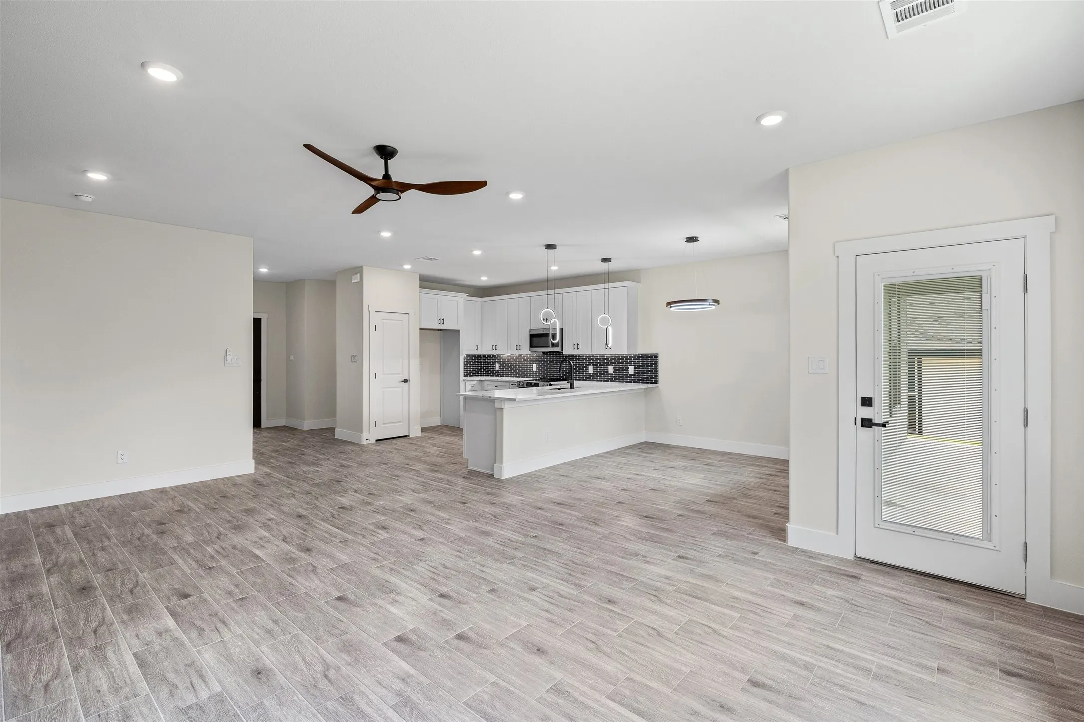 Single Family Residence For Sale in Hood County , 2714 Steepleridge Circle, Granbury, Texas 76048, 4 Bedroom, 2 Bathroom, 2 Garage spaces, 1,679 Sqft, built in 2026, mls#21312019, Real Estate Agent in Granbury, Homes For Sale in Hood county, Homes For Sale in Granbury, Realtor in Granbury Texas, Real Estate Brokerage Independent Realty Texas, Luminita Cordes Realtor