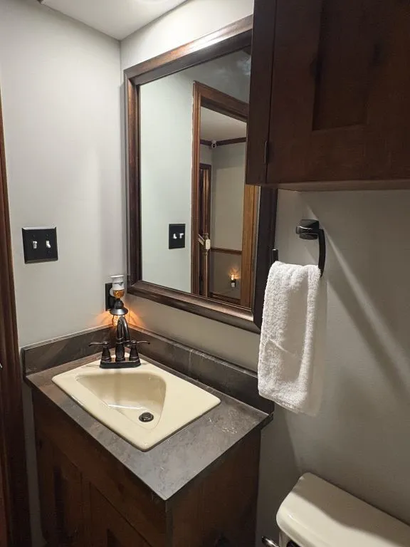 Single Family Residence For Sale in Tarrant County , 1212 Vera Lane, Kennedale, Texas 76060, 3 Bedroom, 3 Bathroom, Garage spaces, 1,719 Sqft, built in 1983, mls#21313384, Real Estate Agent in Kennedale, Homes For Sale in Tarrant county, Homes For Sale in Kennedale, Realtor in Kennedale Texas, Real Estate Brokerage Independent Realty Texas, Luminita Cordes Realtor
