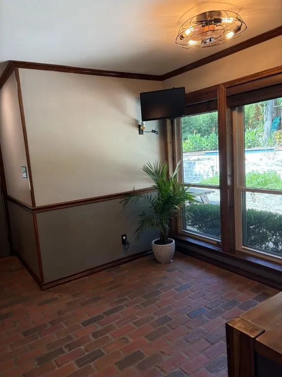 Single Family Residence For Sale in Tarrant County , 1212 Vera Lane, Kennedale, Texas 76060, 3 Bedroom, 3 Bathroom, Garage spaces, 1,719 Sqft, built in 1983, mls#21313384, Real Estate Agent in Kennedale, Homes For Sale in Tarrant county, Homes For Sale in Kennedale, Realtor in Kennedale Texas, Real Estate Brokerage Independent Realty Texas, Luminita Cordes Realtor