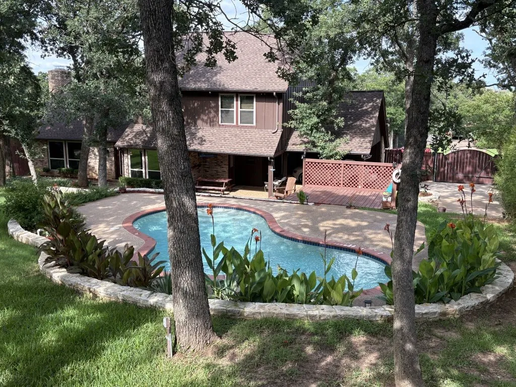 Single Family Residence For Sale in Tarrant County , 1212 Vera Lane, Kennedale, Texas 76060, 3 Bedroom, 3 Bathroom, Garage spaces, 1,719 Sqft, built in 1983, mls#21313384, Real Estate Agent in Kennedale, Homes For Sale in Tarrant county, Homes For Sale in Kennedale, Realtor in Kennedale Texas, Real Estate Brokerage Independent Realty Texas, Luminita Cordes Realtor