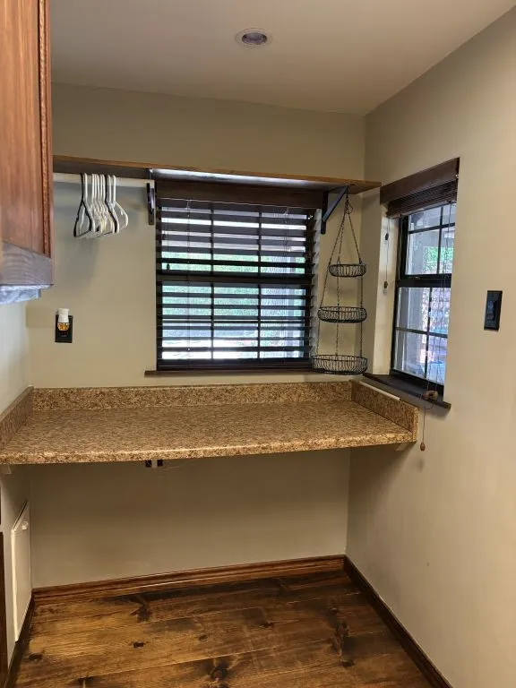 Single Family Residence For Sale in Tarrant County , 1212 Vera Lane, Kennedale, Texas 76060, 3 Bedroom, 3 Bathroom, Garage spaces, 1,719 Sqft, built in 1983, mls#21313384, Real Estate Agent in Kennedale, Homes For Sale in Tarrant county, Homes For Sale in Kennedale, Realtor in Kennedale Texas, Real Estate Brokerage Independent Realty Texas, Luminita Cordes Realtor