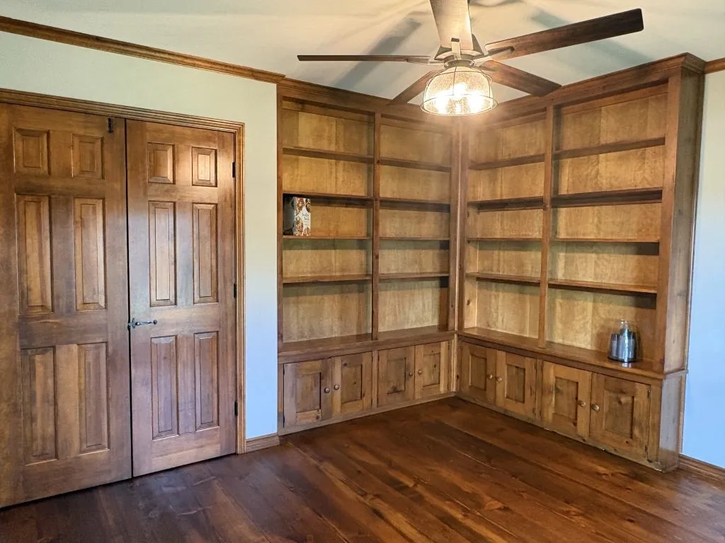 Single Family Residence For Sale in Tarrant County , 1212 Vera Lane, Kennedale, Texas 76060, 3 Bedroom, 3 Bathroom, Garage spaces, 1,719 Sqft, built in 1983, mls#21313384, Real Estate Agent in Kennedale, Homes For Sale in Tarrant county, Homes For Sale in Kennedale, Realtor in Kennedale Texas, Real Estate Brokerage Independent Realty Texas, Luminita Cordes Realtor