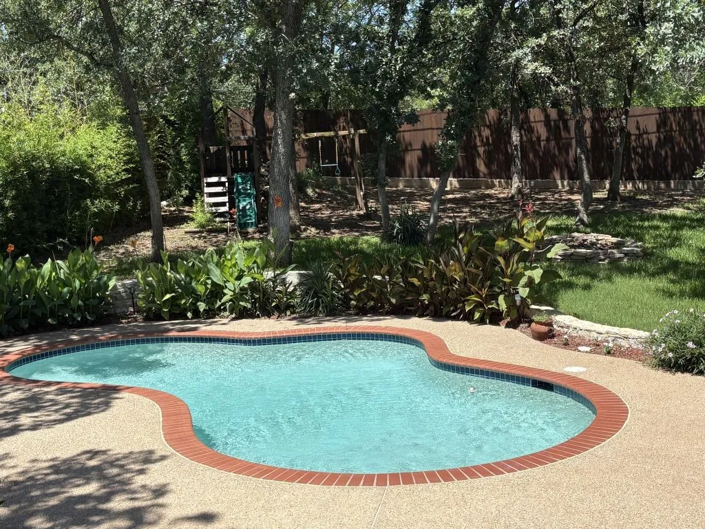 Single Family Residence For Sale in Tarrant County , 1212 Vera Lane, Kennedale, Texas 76060, 3 Bedroom, 3 Bathroom, Garage spaces, 1,719 Sqft, built in 1983, mls#21313384, Real Estate Agent in Kennedale, Homes For Sale in Tarrant county, Homes For Sale in Kennedale, Realtor in Kennedale Texas, Real Estate Brokerage Independent Realty Texas, Luminita Cordes Realtor