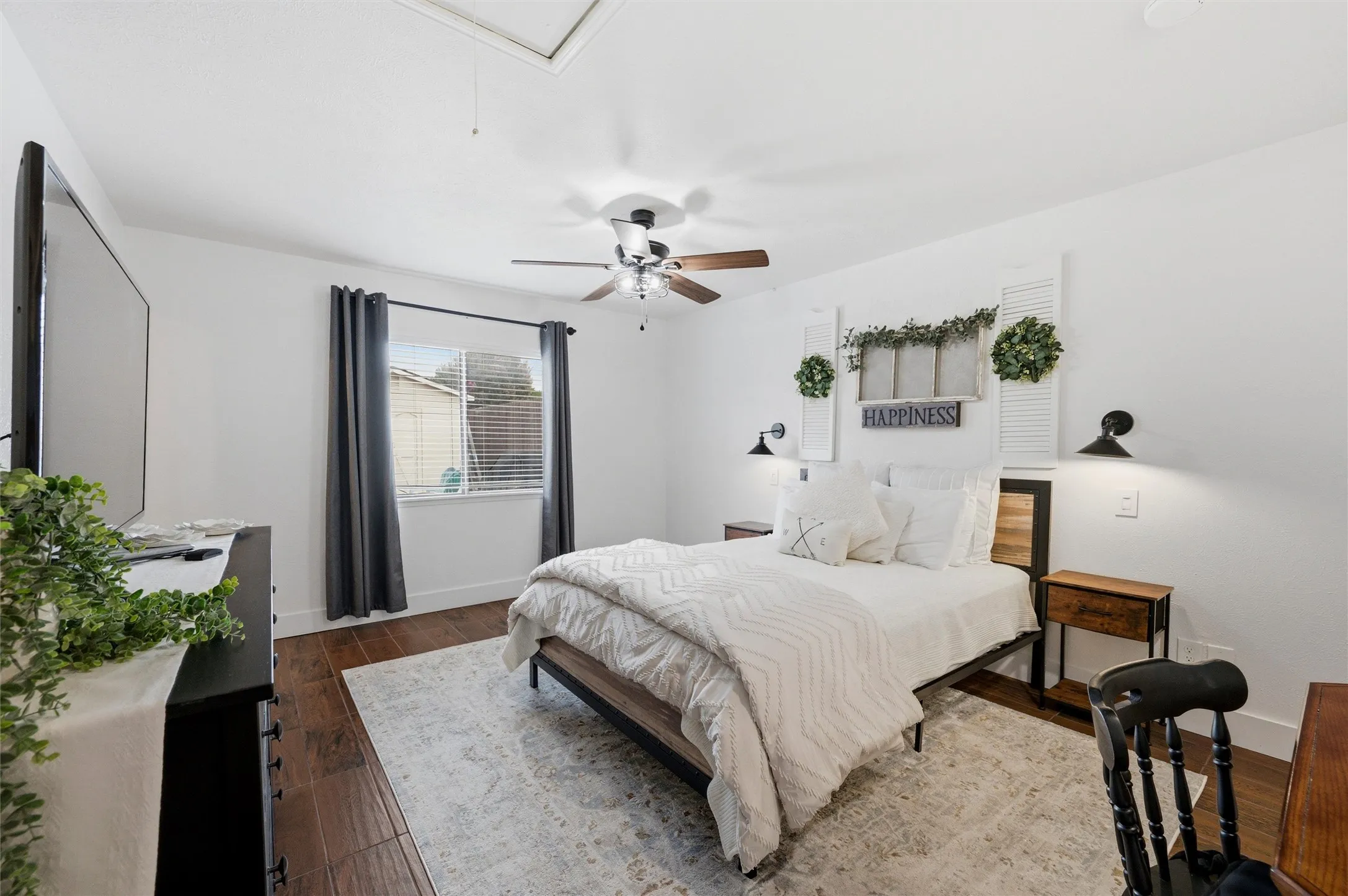 Single Family Residence For Sale in Dallas County , 408 Shadowcrest Lane, Coppell, Texas 75019, 4 Bedroom, 2 Bathroom, Garage spaces, 1,823 Sqft, built in 1979, mls#21312549, Real Estate Agent in Coppell, Homes For Sale in Dallas county, Homes For Sale in Coppell, Realtor in Coppell Texas, Real Estate Brokerage Independent Realty Texas, Luminita Cordes Realtor