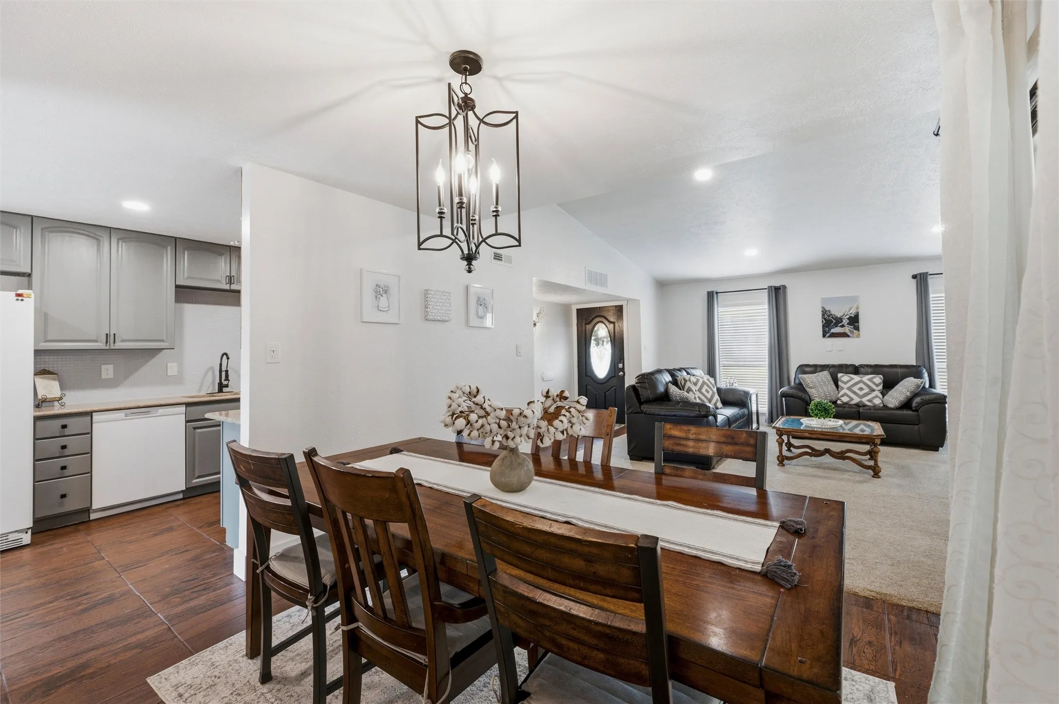 Single Family Residence For Sale in Dallas County , 408 Shadowcrest Lane, Coppell, Texas 75019, 4 Bedroom, 2 Bathroom, Garage spaces, 1,823 Sqft, built in 1979, mls#21312549, Real Estate Agent in Coppell, Homes For Sale in Dallas county, Homes For Sale in Coppell, Realtor in Coppell Texas, Real Estate Brokerage Independent Realty Texas, Luminita Cordes Realtor