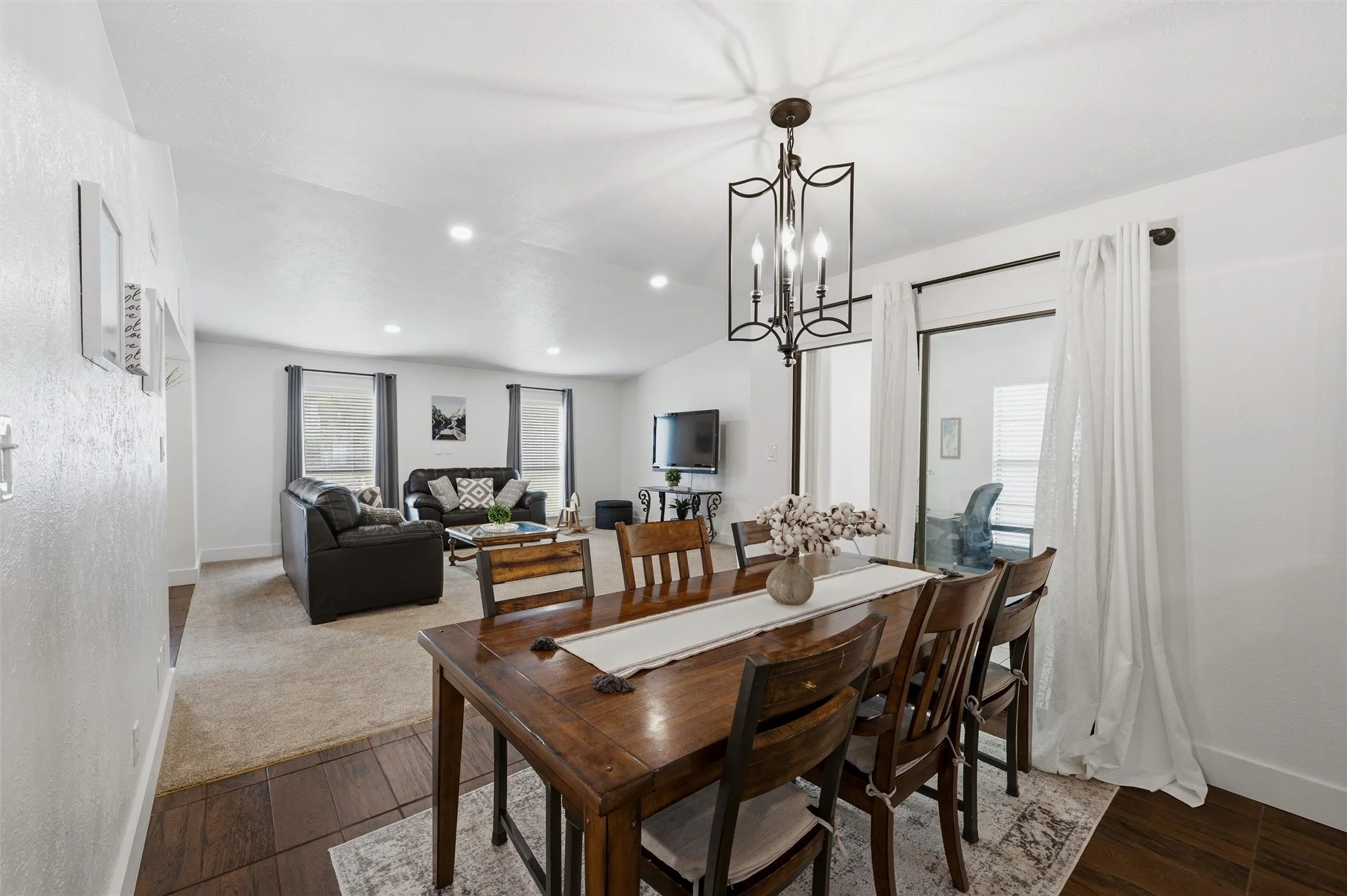 Single Family Residence For Sale in Dallas County , 408 Shadowcrest Lane, Coppell, Texas 75019, 4 Bedroom, 2 Bathroom, Garage spaces, 1,823 Sqft, built in 1979, mls#21312549, Real Estate Agent in Coppell, Homes For Sale in Dallas county, Homes For Sale in Coppell, Realtor in Coppell Texas, Real Estate Brokerage Independent Realty Texas, Luminita Cordes Realtor