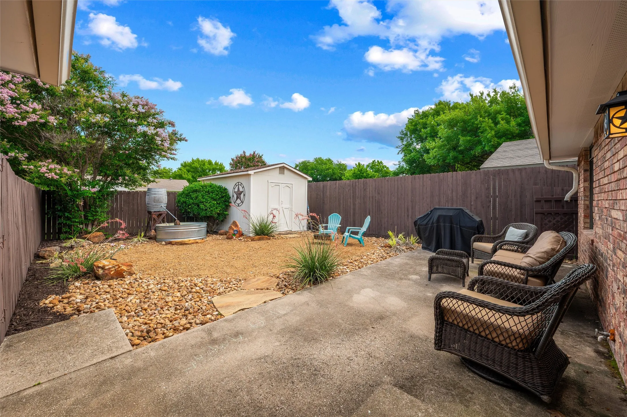 Single Family Residence For Sale in Dallas County , 408 Shadowcrest Lane, Coppell, Texas 75019, 4 Bedroom, 2 Bathroom, Garage spaces, 1,823 Sqft, built in 1979, mls#21312549, Real Estate Agent in Coppell, Homes For Sale in Dallas county, Homes For Sale in Coppell, Realtor in Coppell Texas, Real Estate Brokerage Independent Realty Texas, Luminita Cordes Realtor