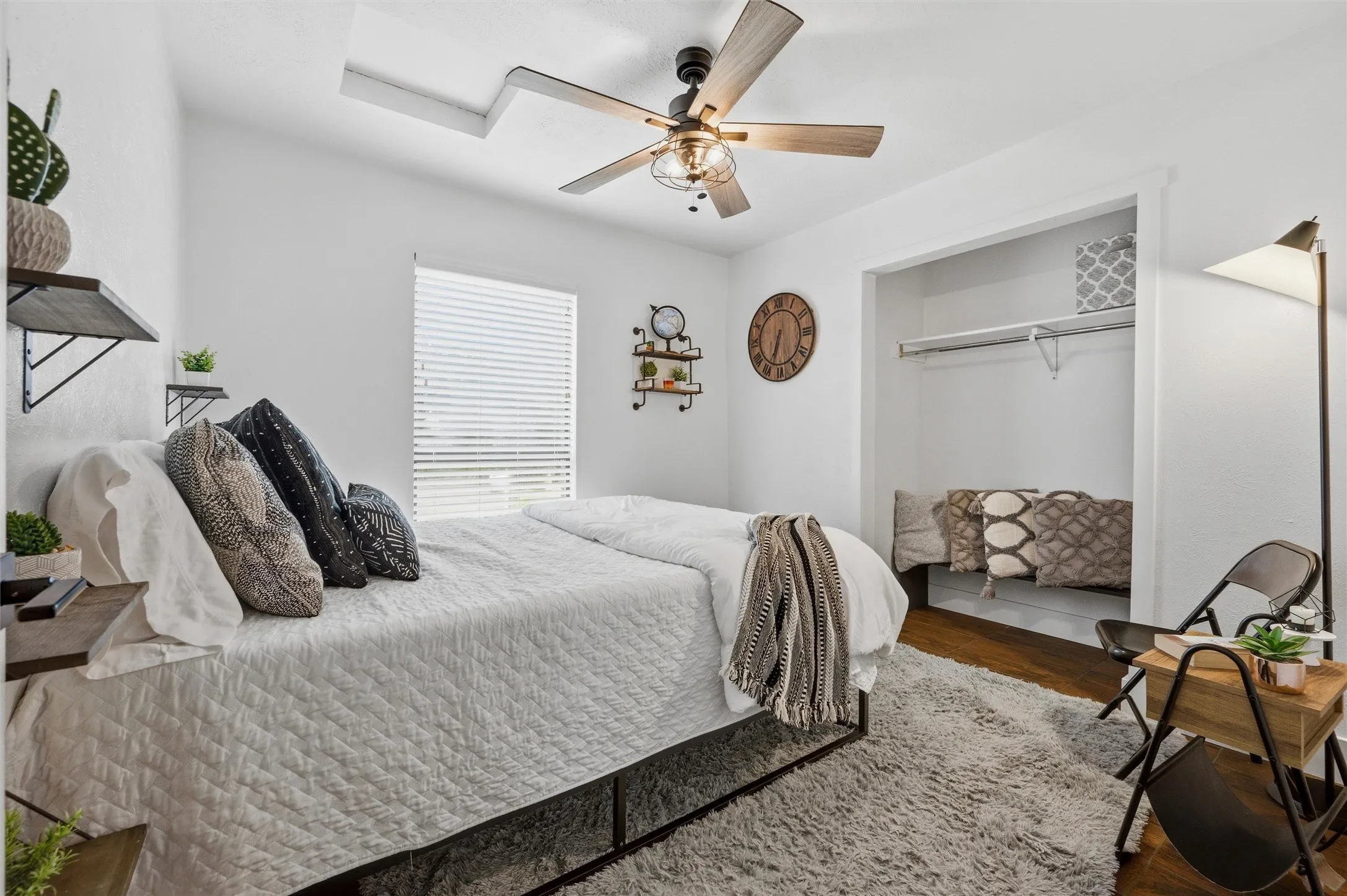 Single Family Residence For Sale in Dallas County , 408 Shadowcrest Lane, Coppell, Texas 75019, 4 Bedroom, 2 Bathroom, Garage spaces, 1,823 Sqft, built in 1979, mls#21312549, Real Estate Agent in Coppell, Homes For Sale in Dallas county, Homes For Sale in Coppell, Realtor in Coppell Texas, Real Estate Brokerage Independent Realty Texas, Luminita Cordes Realtor