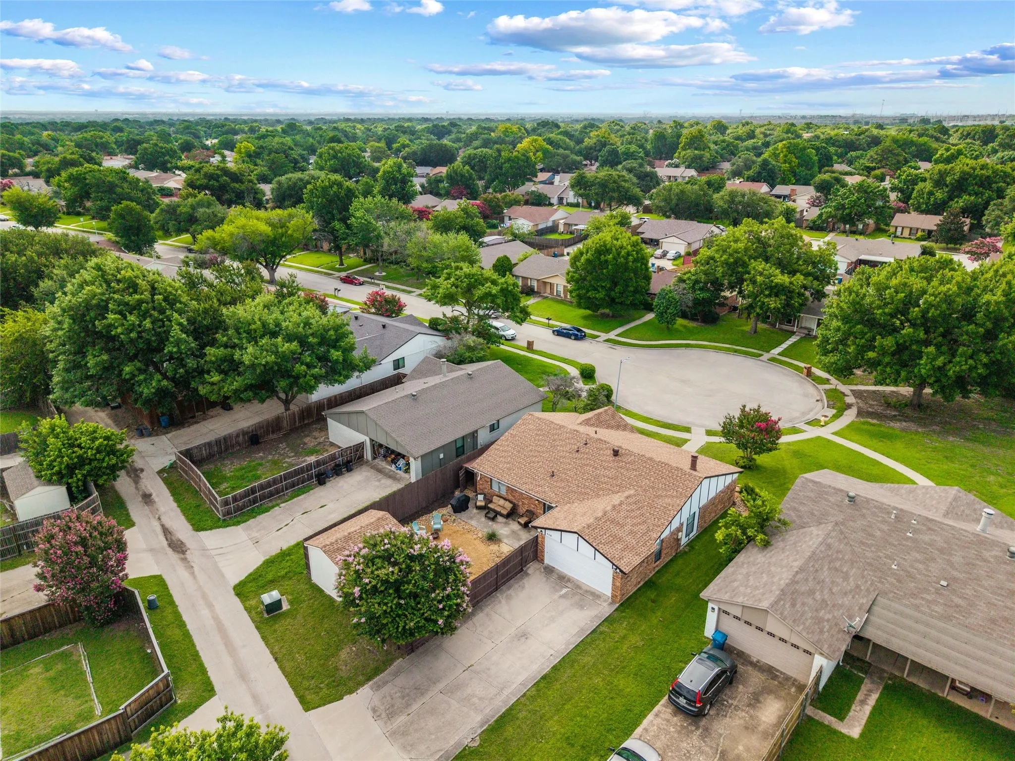 Single Family Residence For Sale in Dallas County , 408 Shadowcrest Lane, Coppell, Texas 75019, 4 Bedroom, 2 Bathroom, Garage spaces, 1,823 Sqft, built in 1979, mls#21312549, Real Estate Agent in Coppell, Homes For Sale in Dallas county, Homes For Sale in Coppell, Realtor in Coppell Texas, Real Estate Brokerage Independent Realty Texas, Luminita Cordes Realtor