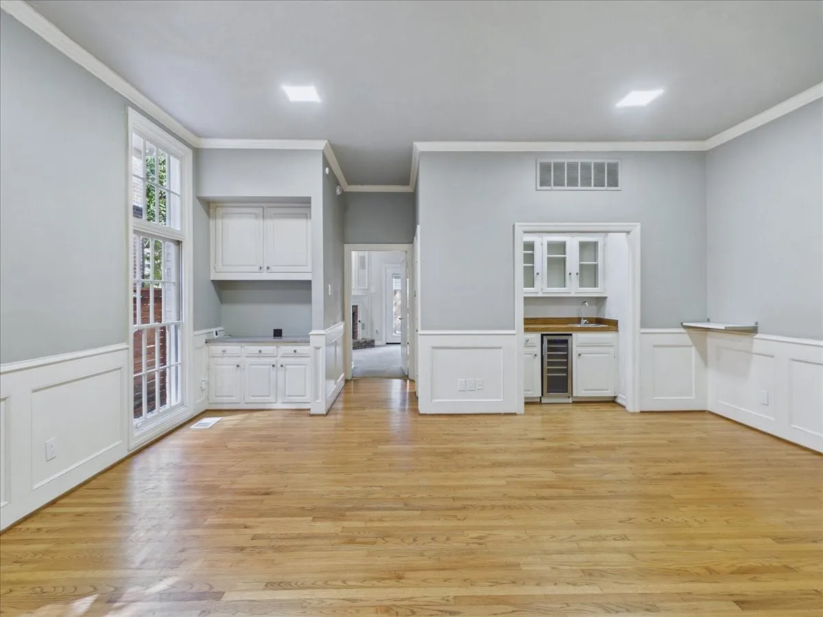 Single Family Residence For Sale in Dallas County , 3436 Asbury Street, University Park, Texas 75205, 4 Bedroom, 3 Bathroom, 1 Garage spaces, 2,974 Sqft, built in 1970, mls#21312768, Real Estate Agent in University Park, Homes For Sale in Dallas county, Homes For Sale in University Park, Realtor in University Park Texas, Real Estate Brokerage Independent Realty Texas, Luminita Cordes Realtor