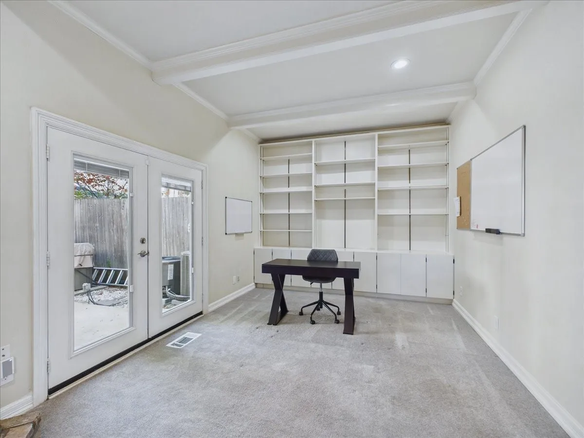 Single Family Residence For Sale in Dallas County , 3436 Asbury Street, University Park, Texas 75205, 4 Bedroom, 3 Bathroom, 1 Garage spaces, 2,974 Sqft, built in 1970, mls#21312768, Real Estate Agent in University Park, Homes For Sale in Dallas county, Homes For Sale in University Park, Realtor in University Park Texas, Real Estate Brokerage Independent Realty Texas, Luminita Cordes Realtor