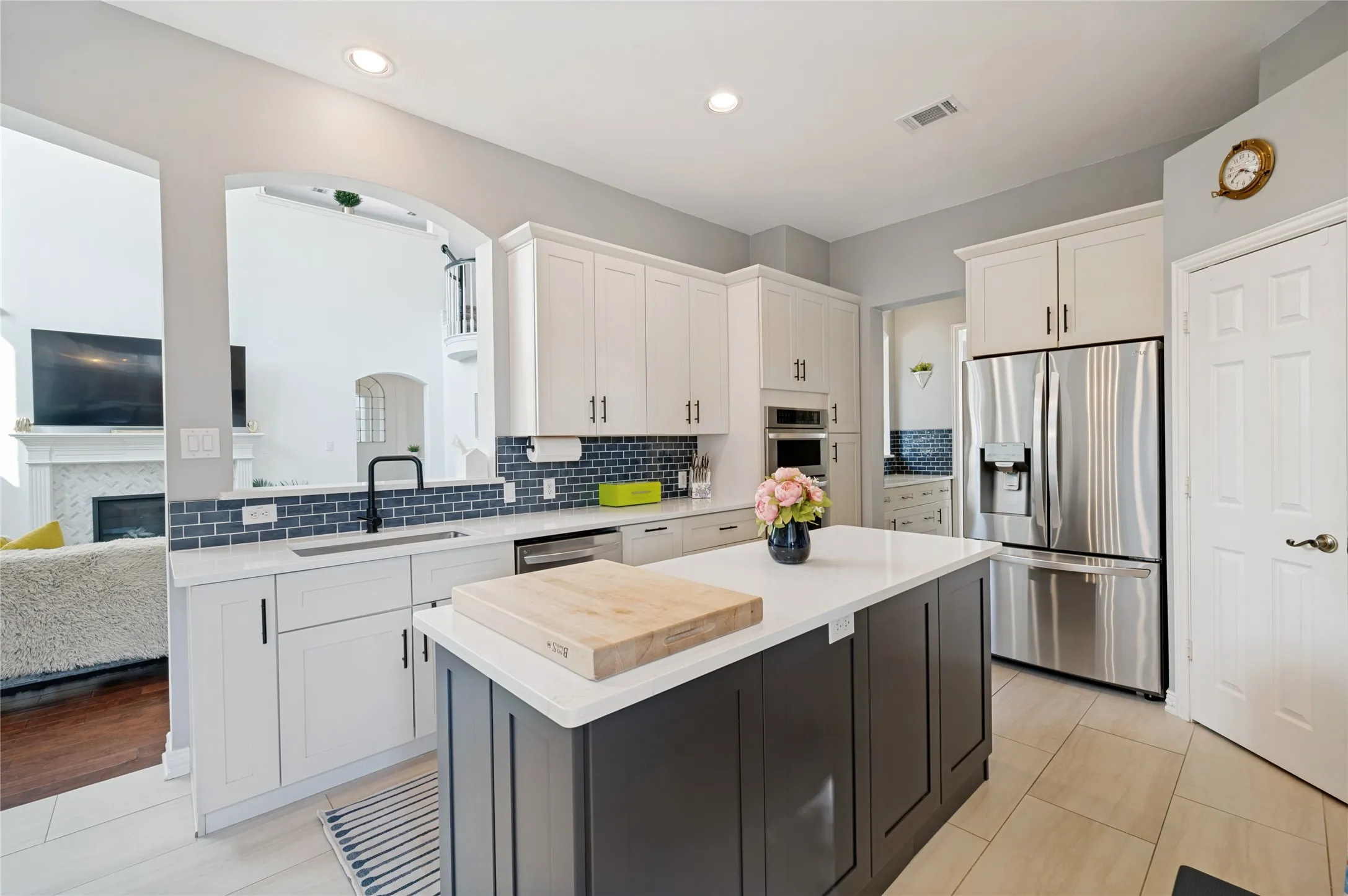 Single Family Residence For Sale in Denton County , 3268 Barkwood Lane, Frisco, Texas 75033, 4 Bedroom, 4 Bathroom, 2 Garage spaces, 3,851 Sqft, built in 2001, mls#21308989, Real Estate Agent in Frisco, Homes For Sale in Denton county, Homes For Sale in Frisco, Realtor in Frisco Texas, Real Estate Brokerage Independent Realty Texas, Luminita Cordes Realtor