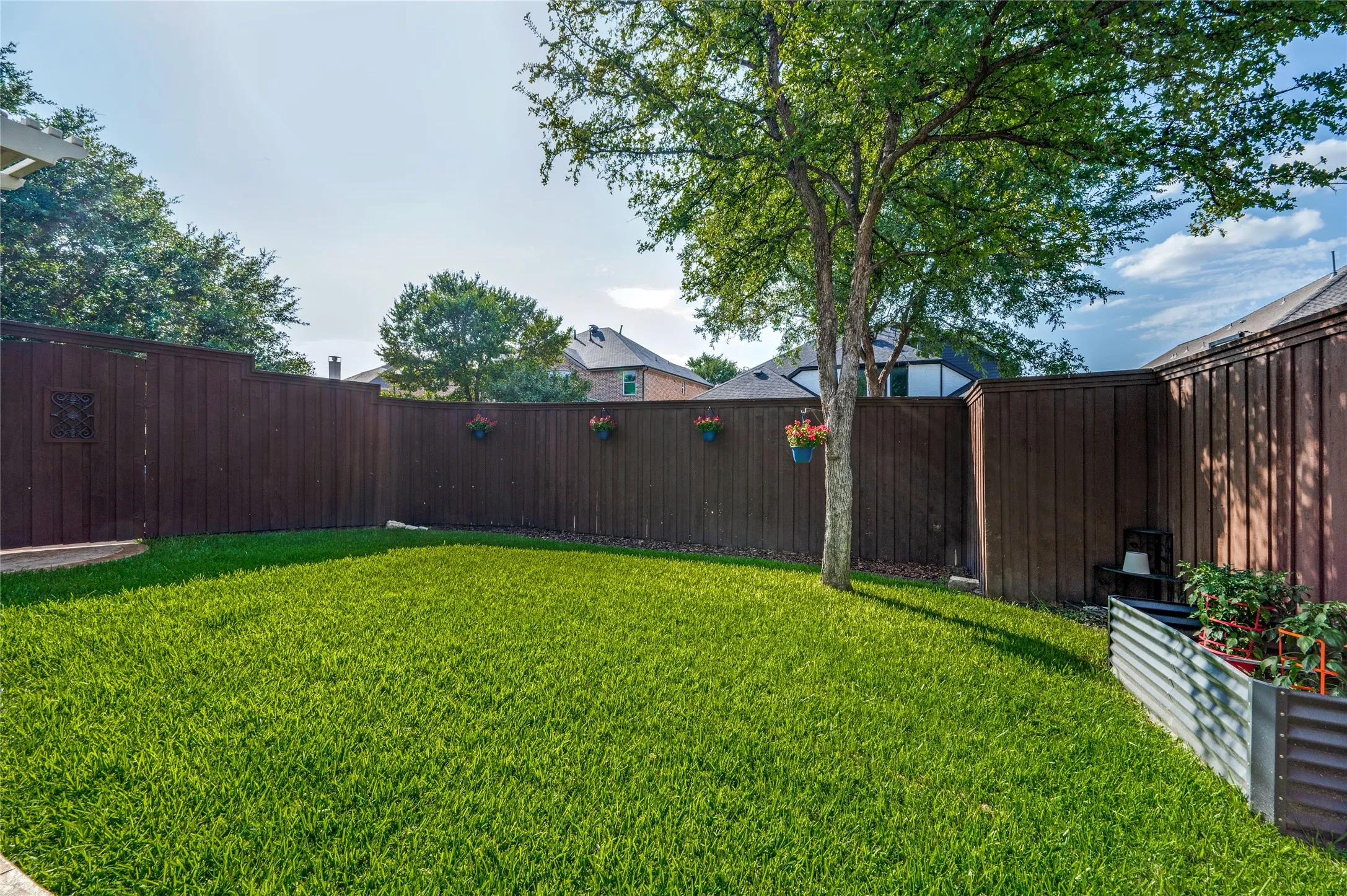 Single Family Residence For Sale in Denton County , 3268 Barkwood Lane, Frisco, Texas 75033, 4 Bedroom, 4 Bathroom, 2 Garage spaces, 3,851 Sqft, built in 2001, mls#21308989, Real Estate Agent in Frisco, Homes For Sale in Denton county, Homes For Sale in Frisco, Realtor in Frisco Texas, Real Estate Brokerage Independent Realty Texas, Luminita Cordes Realtor