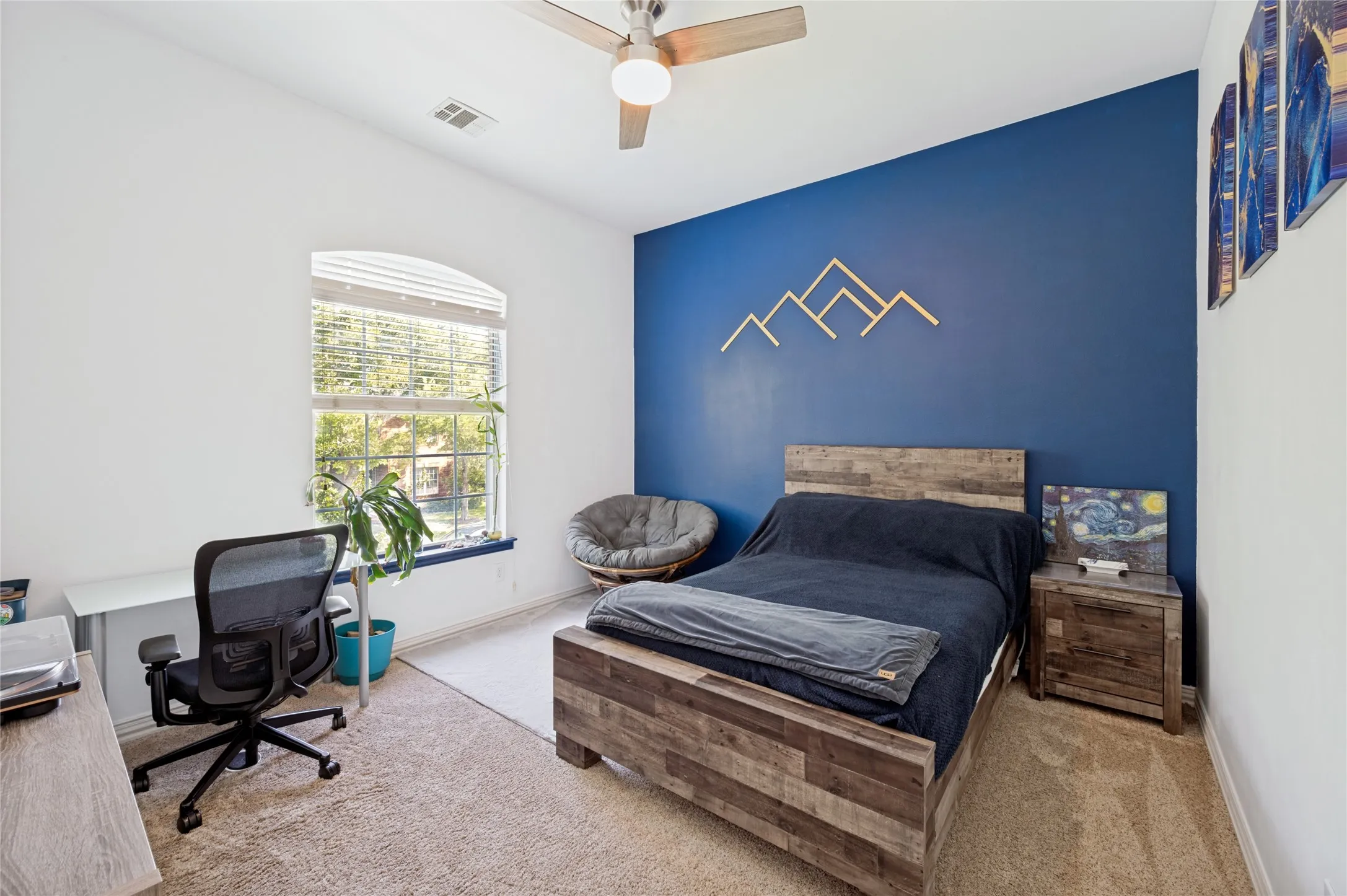 Single Family Residence For Sale in Denton County , 3268 Barkwood Lane, Frisco, Texas 75033, 4 Bedroom, 4 Bathroom, 2 Garage spaces, 3,851 Sqft, built in 2001, mls#21308989, Real Estate Agent in Frisco, Homes For Sale in Denton county, Homes For Sale in Frisco, Realtor in Frisco Texas, Real Estate Brokerage Independent Realty Texas, Luminita Cordes Realtor