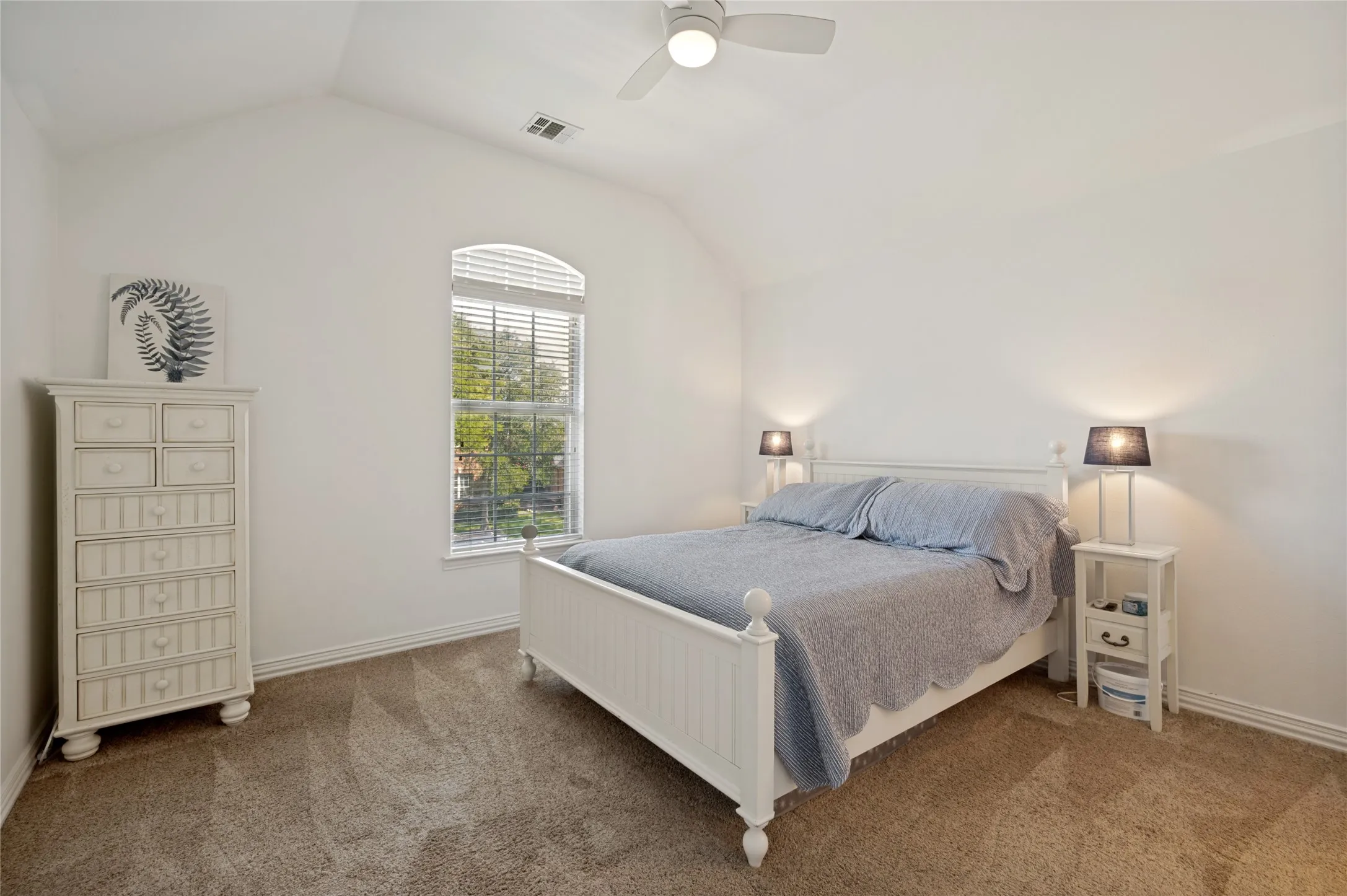 Single Family Residence For Sale in Denton County , 3268 Barkwood Lane, Frisco, Texas 75033, 4 Bedroom, 4 Bathroom, 2 Garage spaces, 3,851 Sqft, built in 2001, mls#21308989, Real Estate Agent in Frisco, Homes For Sale in Denton county, Homes For Sale in Frisco, Realtor in Frisco Texas, Real Estate Brokerage Independent Realty Texas, Luminita Cordes Realtor