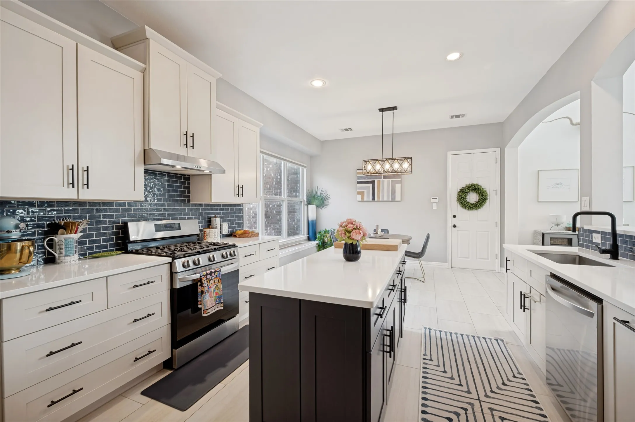 Single Family Residence For Sale in Denton County , 3268 Barkwood Lane, Frisco, Texas 75033, 4 Bedroom, 4 Bathroom, 2 Garage spaces, 3,851 Sqft, built in 2001, mls#21308989, Real Estate Agent in Frisco, Homes For Sale in Denton county, Homes For Sale in Frisco, Realtor in Frisco Texas, Real Estate Brokerage Independent Realty Texas, Luminita Cordes Realtor