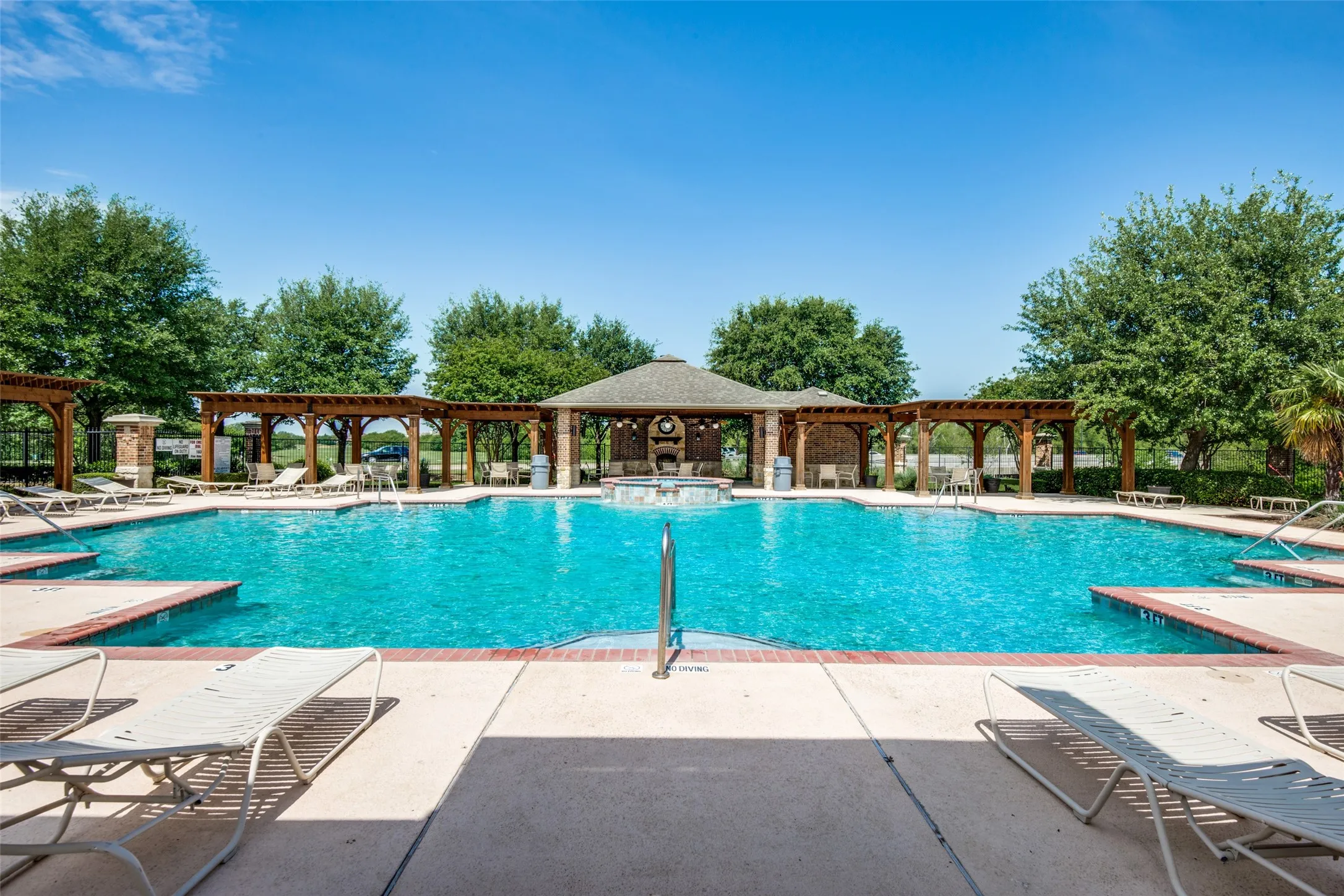 Single Family Residence For Sale in Denton County , 3268 Barkwood Lane, Frisco, Texas 75033, 4 Bedroom, 4 Bathroom, 2 Garage spaces, 3,851 Sqft, built in 2001, mls#21308989, Real Estate Agent in Frisco, Homes For Sale in Denton county, Homes For Sale in Frisco, Realtor in Frisco Texas, Real Estate Brokerage Independent Realty Texas, Luminita Cordes Realtor