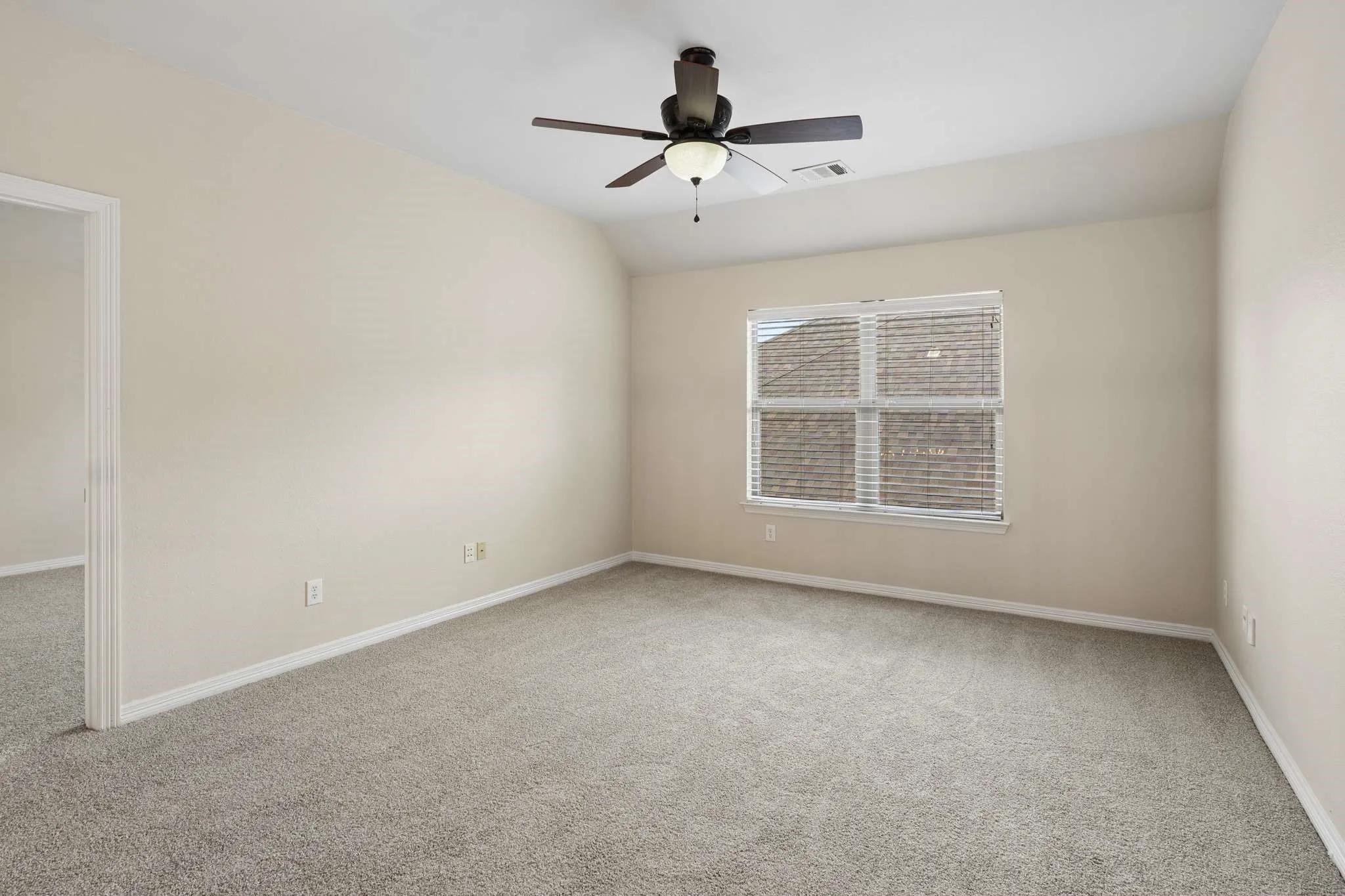 Single Family Residence For Sale in Collin County , 3512 Black Gold Drive, Mc Kinney, Texas 75070, 4 Bedroom, 3 Bathroom, 2 Garage spaces, 2,797 Sqft, built in 2006, mls#21312773, Real Estate Agent in Mc Kinney, Homes For Sale in Collin county, Homes For Sale in Mc Kinney, Realtor in Mc Kinney Texas, Real Estate Brokerage Independent Realty Texas, Luminita Cordes Realtor