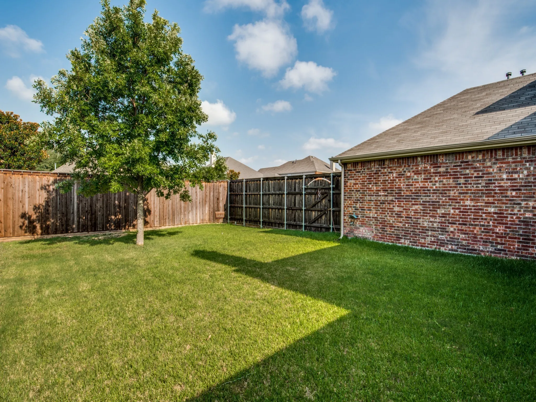 Single Family Residence For Sale in Collin County , 3512 Black Gold Drive, Mc Kinney, Texas 75070, 4 Bedroom, 3 Bathroom, 2 Garage spaces, 2,797 Sqft, built in 2006, mls#21312773, Real Estate Agent in Mc Kinney, Homes For Sale in Collin county, Homes For Sale in Mc Kinney, Realtor in Mc Kinney Texas, Real Estate Brokerage Independent Realty Texas, Luminita Cordes Realtor