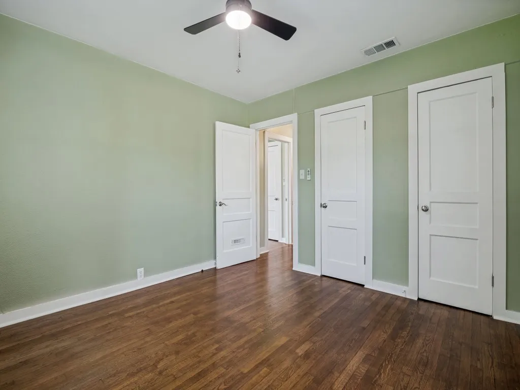 Single Family Residence For Rent in Dallas County , 5610 Lyons Road, Garland, Texas 75043, 2 Bedroom, 1 Bathroom, Garage spaces, 1,027 Sqft, built in 1952, mls#21313396, Real Estate Agent in Garland, Homes For Rent in Dallas county, Homes For Rent in Garland, Realtor in Garland Texas, Real Estate Brokerage Independent Realty Texas, Luminita Cordes Realtor