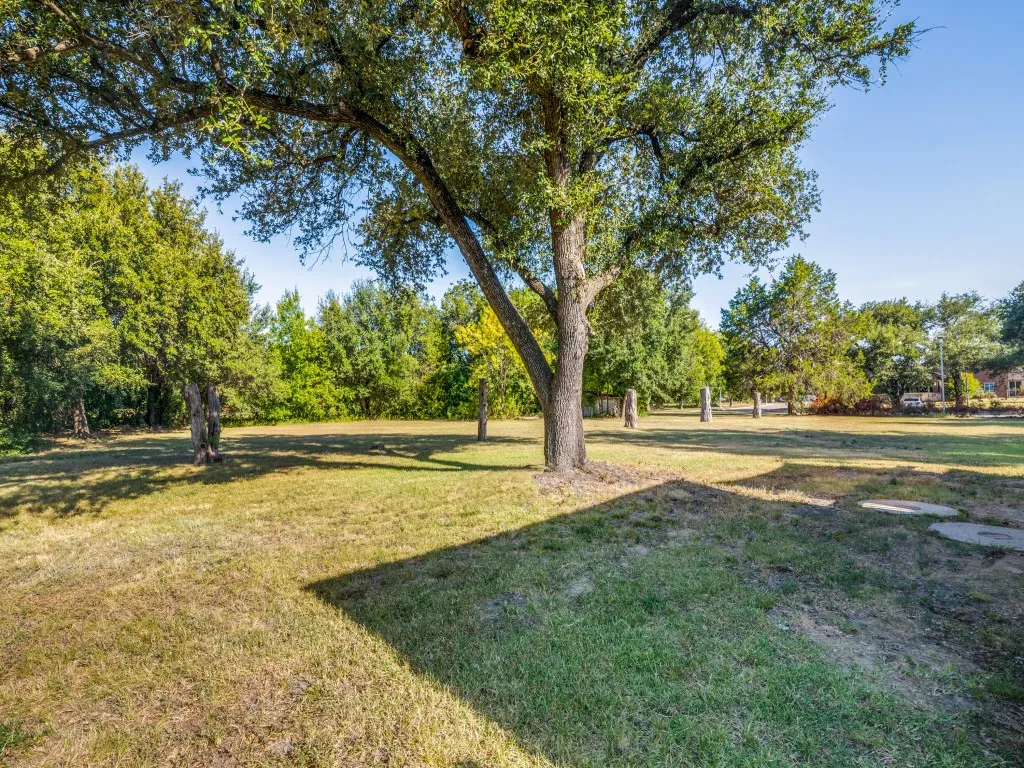 Single Family Residence For Rent in Dallas County , 5610 Lyons Road, Garland, Texas 75043, 2 Bedroom, 1 Bathroom, Garage spaces, 1,027 Sqft, built in 1952, mls#21313396, Real Estate Agent in Garland, Homes For Rent in Dallas county, Homes For Rent in Garland, Realtor in Garland Texas, Real Estate Brokerage Independent Realty Texas, Luminita Cordes Realtor
