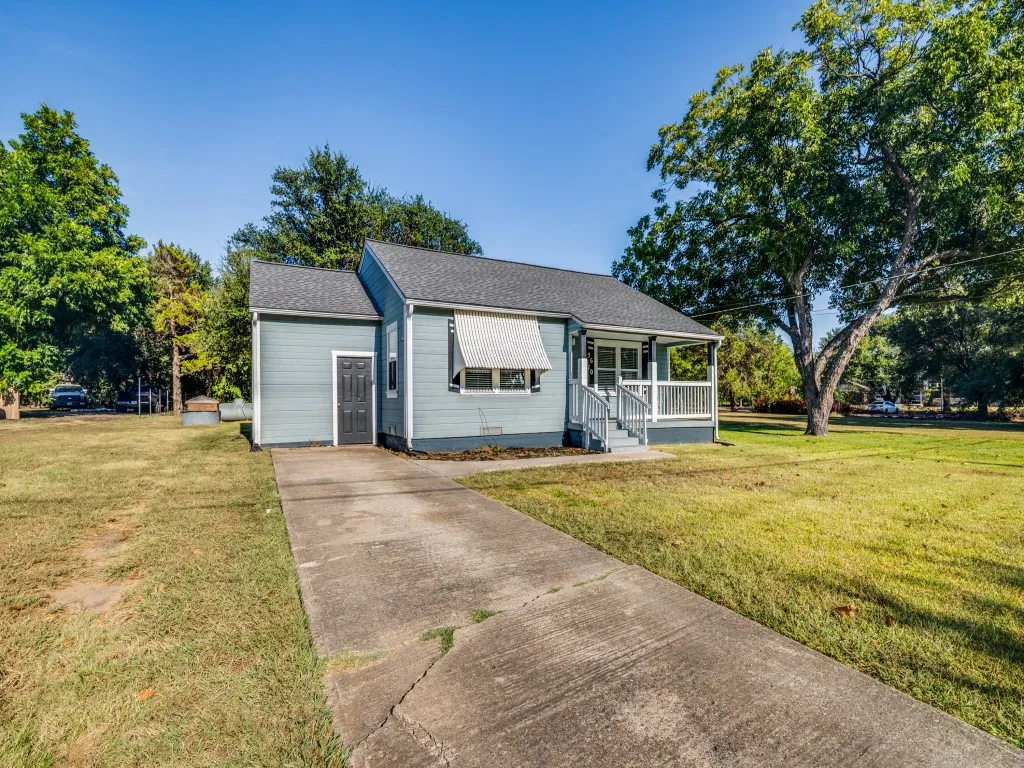 Single Family Residence For Rent in Dallas County , 5610 Lyons Road, Garland, Texas 75043, 2 Bedroom, 1 Bathroom, Garage spaces, 1,027 Sqft, built in 1952, mls#21313396, Real Estate Agent in Garland, Homes For Rent in Dallas county, Homes For Rent in Garland, Realtor in Garland Texas, Real Estate Brokerage Independent Realty Texas, Luminita Cordes Realtor