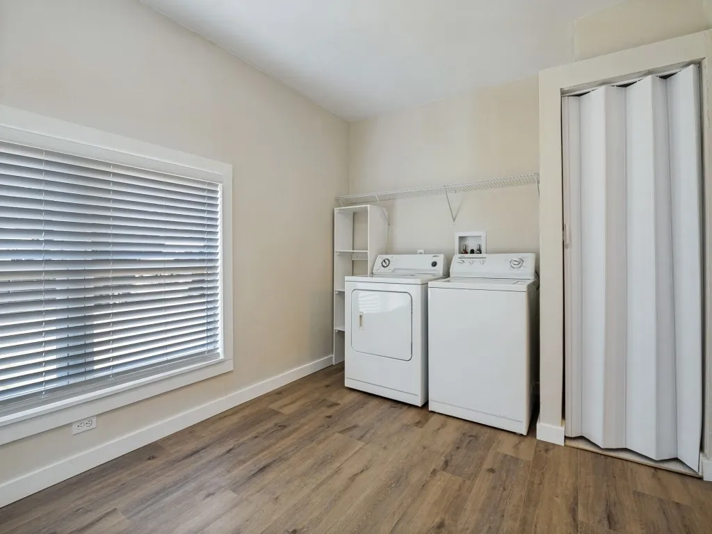 Single Family Residence For Rent in Dallas County , 5610 Lyons Road, Garland, Texas 75043, 2 Bedroom, 1 Bathroom, Garage spaces, 1,027 Sqft, built in 1952, mls#21313396, Real Estate Agent in Garland, Homes For Rent in Dallas county, Homes For Rent in Garland, Realtor in Garland Texas, Real Estate Brokerage Independent Realty Texas, Luminita Cordes Realtor