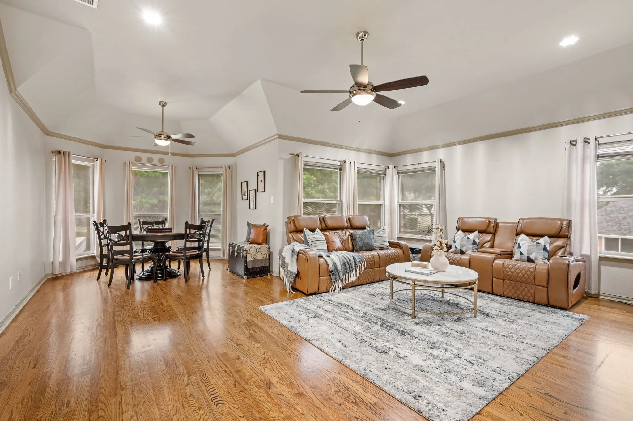 Single Family Residence For Sale in Tarrant County , 1029 Westover Trail, Keller, Texas 76248, 4 Bedroom, 5 Bathroom, 3 Garage spaces, 4,342 Sqft, built in 1993, mls#21313425, Real Estate Agent in Keller, Homes For Sale in Tarrant county, Homes For Sale in Keller, Realtor in Keller Texas, Real Estate Brokerage Independent Realty Texas, Luminita Cordes Realtor