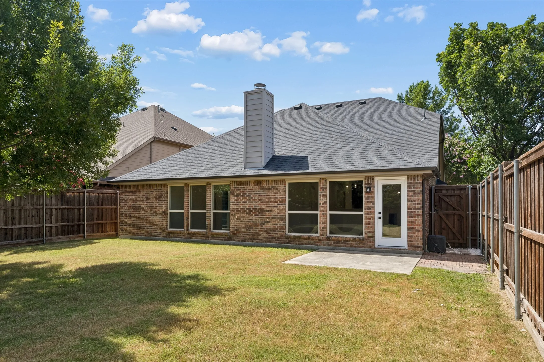 Single Family Residence For Sale in Collin County , 10516 Sedalia Drive, Mc Kinney, Texas 75072, 4 Bedroom, 4 Bathroom, 2 Garage spaces, 3,060 Sqft, built in 2008, mls#21310706, Real Estate Agent in Mc Kinney, Homes For Sale in Collin county, Homes For Sale in Mc Kinney, Realtor in Mc Kinney Texas, Real Estate Brokerage Independent Realty Texas, Luminita Cordes Realtor
