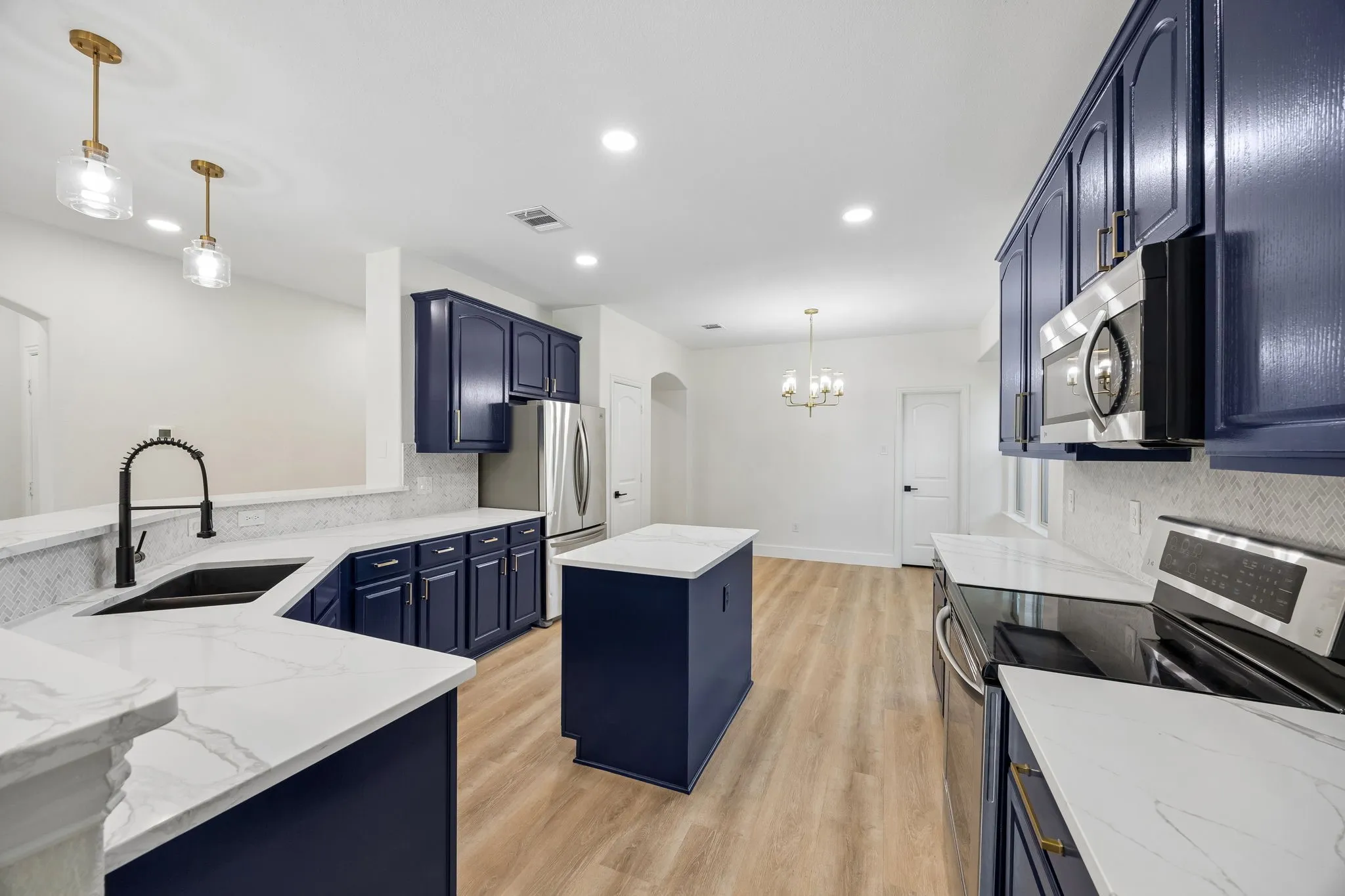 Single Family Residence For Sale in Collin County , 10516 Sedalia Drive, Mc Kinney, Texas 75072, 4 Bedroom, 4 Bathroom, 2 Garage spaces, 3,060 Sqft, built in 2008, mls#21310706, Real Estate Agent in Mc Kinney, Homes For Sale in Collin county, Homes For Sale in Mc Kinney, Realtor in Mc Kinney Texas, Real Estate Brokerage Independent Realty Texas, Luminita Cordes Realtor