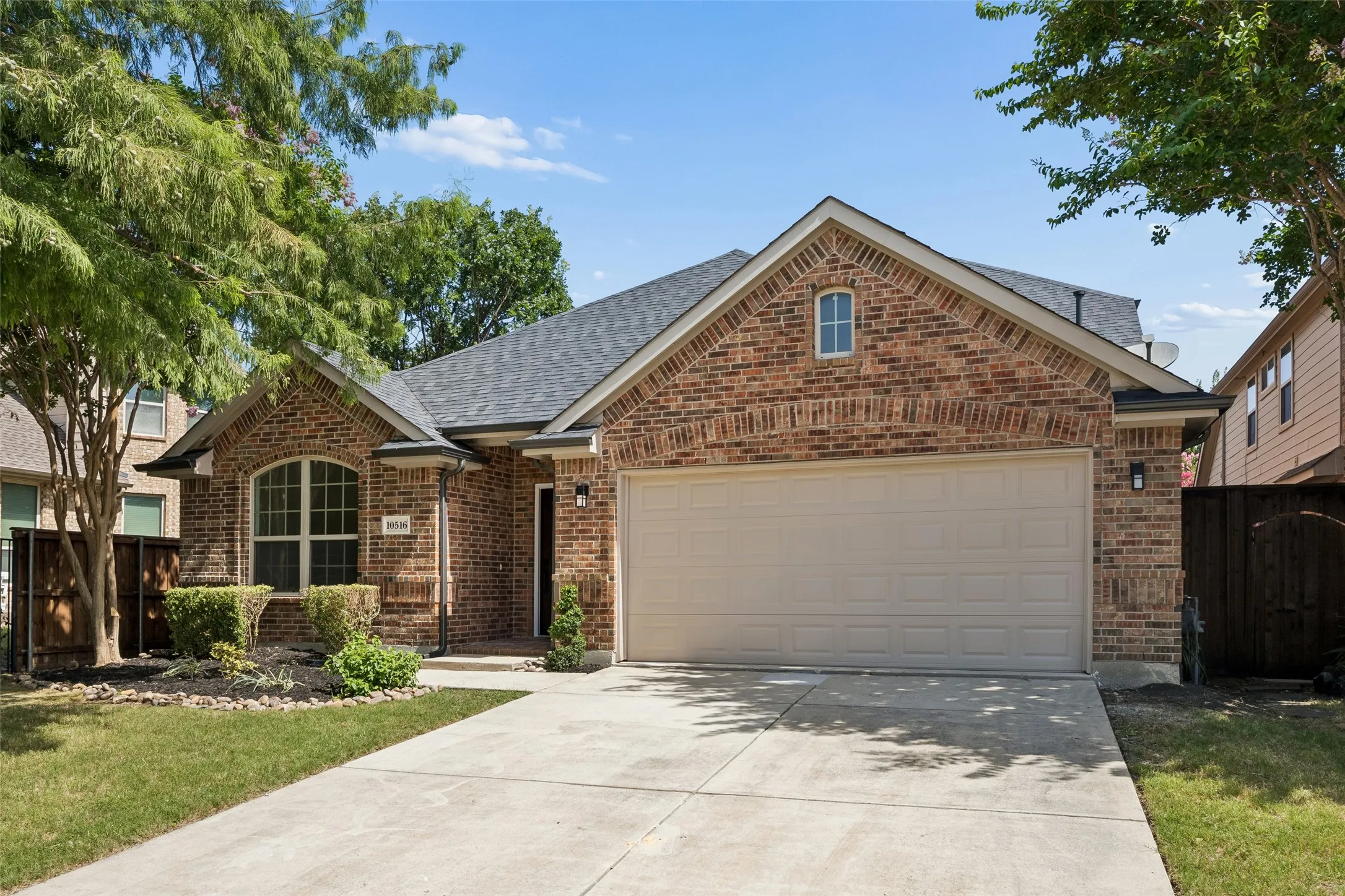 Single Family Residence For Sale in Collin County , 10516 Sedalia Drive, Mc Kinney, Texas 75072, 4 Bedroom, 4 Bathroom, 2 Garage spaces, 3,060 Sqft, built in 2008, mls#21310706, Real Estate Agent in Mc Kinney, Homes For Sale in Collin county, Homes For Sale in Mc Kinney, Realtor in Mc Kinney Texas, Real Estate Brokerage Independent Realty Texas, Luminita Cordes Realtor