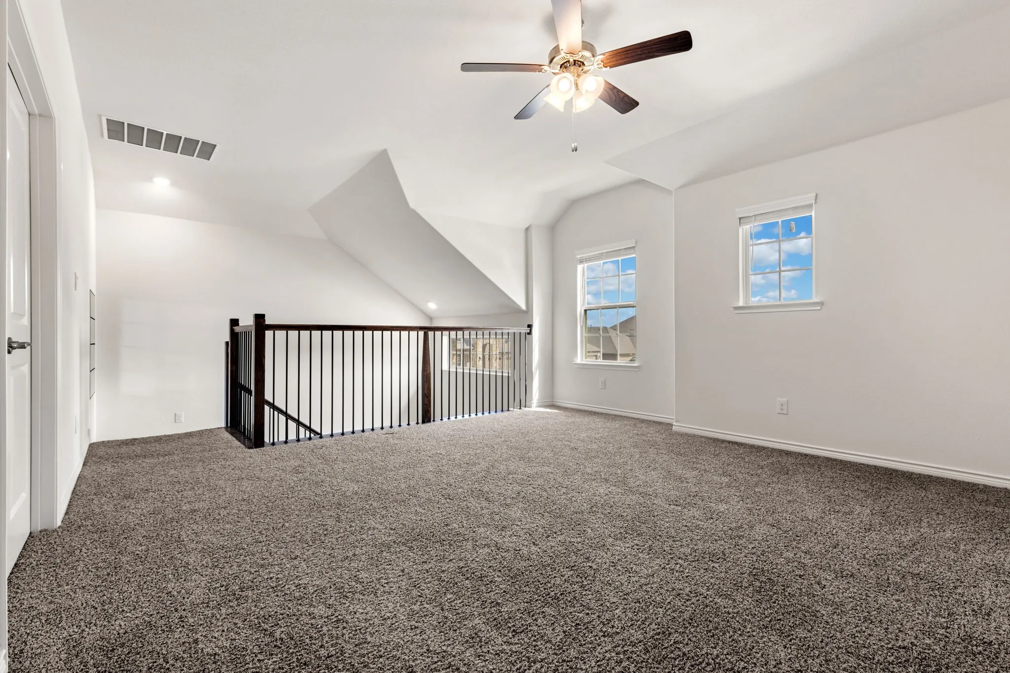 Single Family Residence For Sale in Denton County , 3839 Tack Room Road, Aubrey, Texas 76227, 5 Bedroom, 4 Bathroom, 2 Garage spaces, 3,382 Sqft, built in 2022, mls#21303396, Real Estate Agent in Aubrey, Homes For Sale in Denton county, Homes For Sale in Aubrey, Realtor in Aubrey Texas, Real Estate Brokerage Independent Realty Texas, Luminita Cordes Realtor