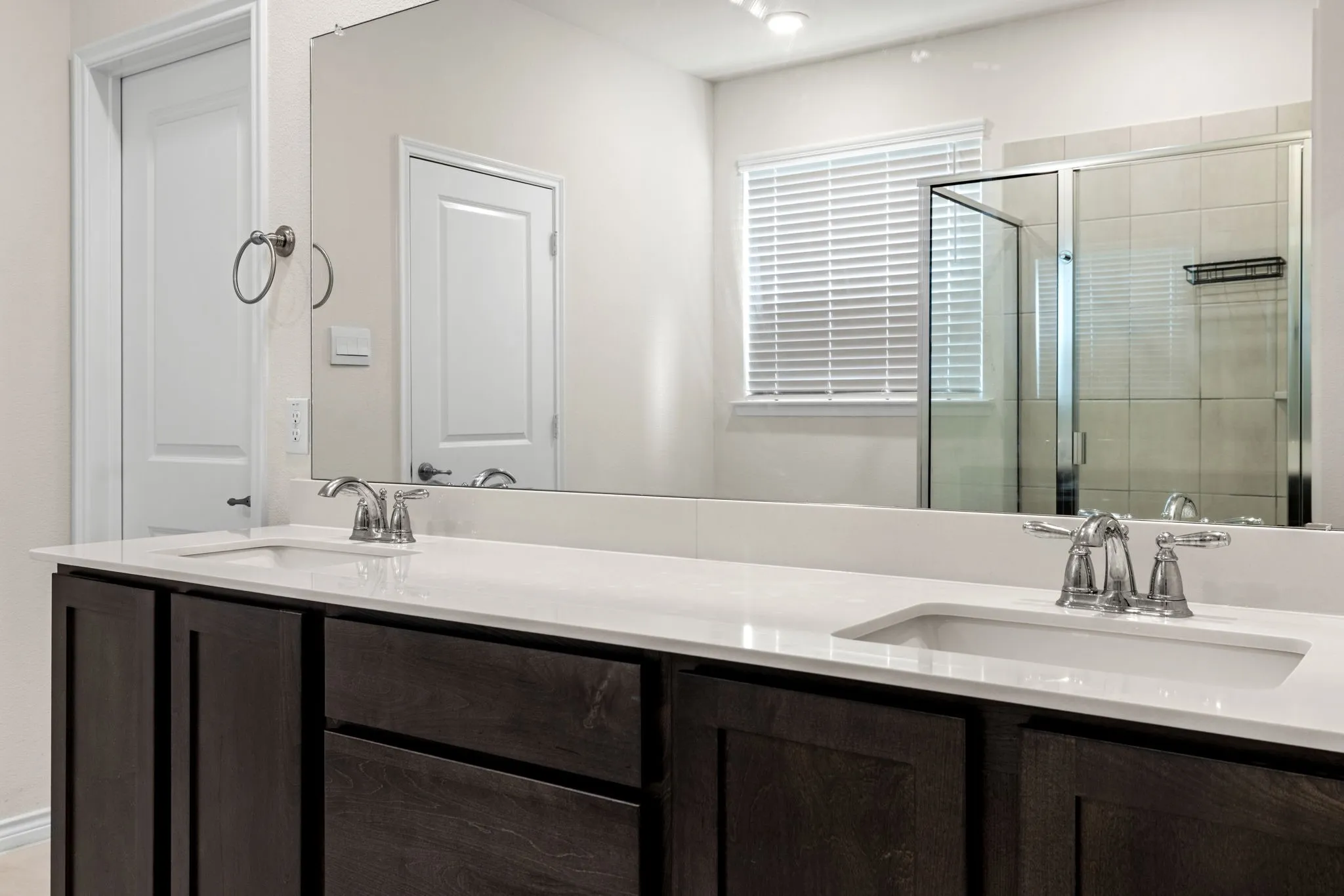 Single Family Residence For Sale in Denton County , 3839 Tack Room Road, Aubrey, Texas 76227, 5 Bedroom, 4 Bathroom, 2 Garage spaces, 3,382 Sqft, built in 2022, mls#21303396, Real Estate Agent in Aubrey, Homes For Sale in Denton county, Homes For Sale in Aubrey, Realtor in Aubrey Texas, Real Estate Brokerage Independent Realty Texas, Luminita Cordes Realtor