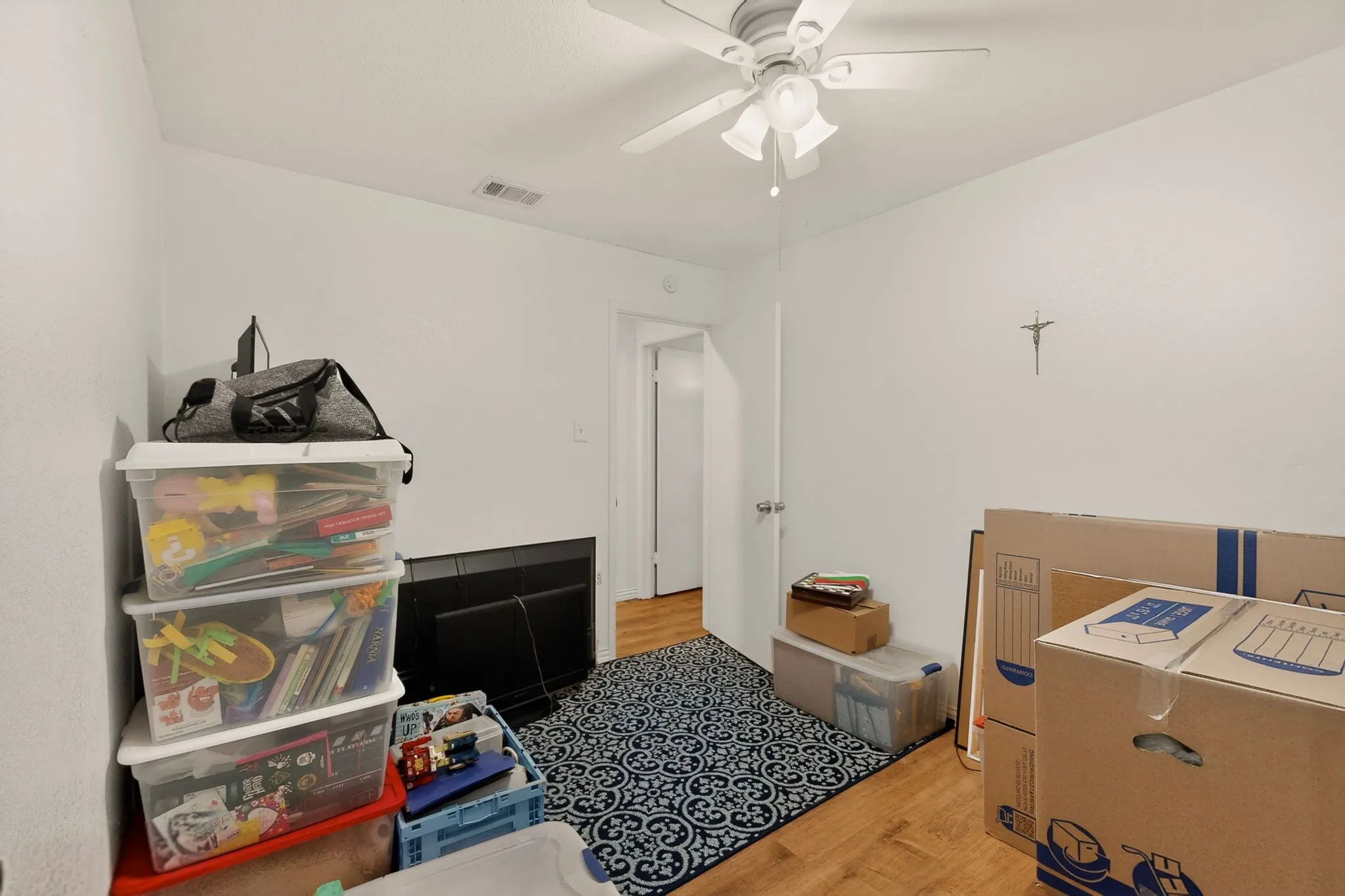 Single Family Residence For Sale in Dallas County , 12207 Queen Drive, Balch Springs, Texas 75180, 4 Bedroom, 2 Bathroom, Garage spaces, 1,612 Sqft, built in 1971, mls#21294231, Real Estate Agent in Balch Springs, Homes For Sale in Dallas county, Homes For Sale in Balch Springs, Realtor in Balch Springs Texas, Real Estate Brokerage Independent Realty Texas, Luminita Cordes Realtor