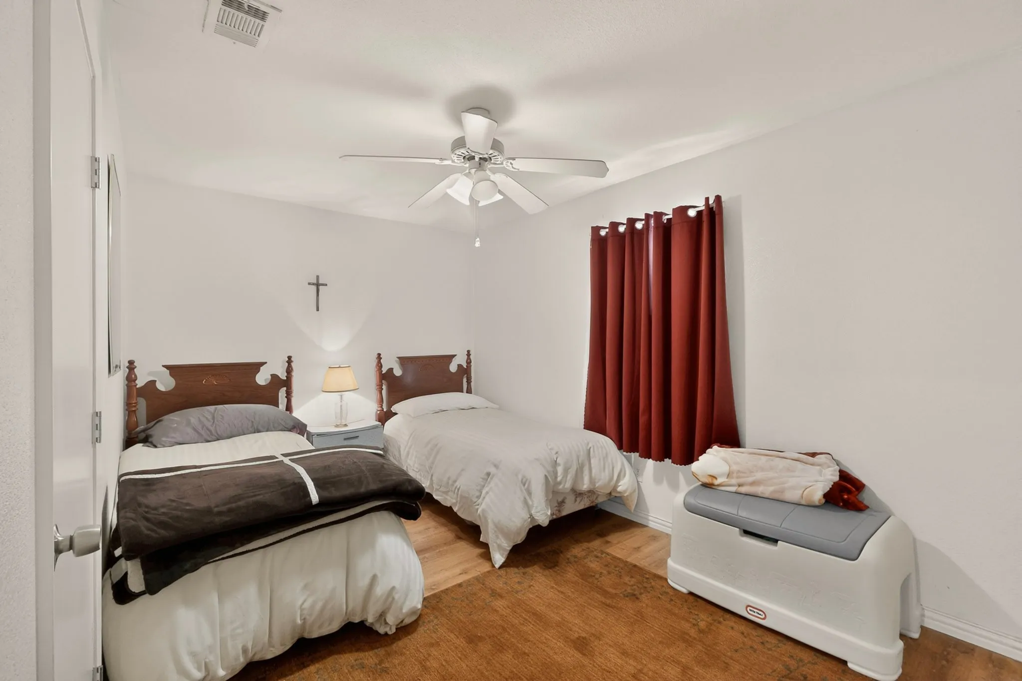 Single Family Residence For Sale in Dallas County , 12207 Queen Drive, Balch Springs, Texas 75180, 4 Bedroom, 2 Bathroom, Garage spaces, 1,612 Sqft, built in 1971, mls#21294231, Real Estate Agent in Balch Springs, Homes For Sale in Dallas county, Homes For Sale in Balch Springs, Realtor in Balch Springs Texas, Real Estate Brokerage Independent Realty Texas, Luminita Cordes Realtor