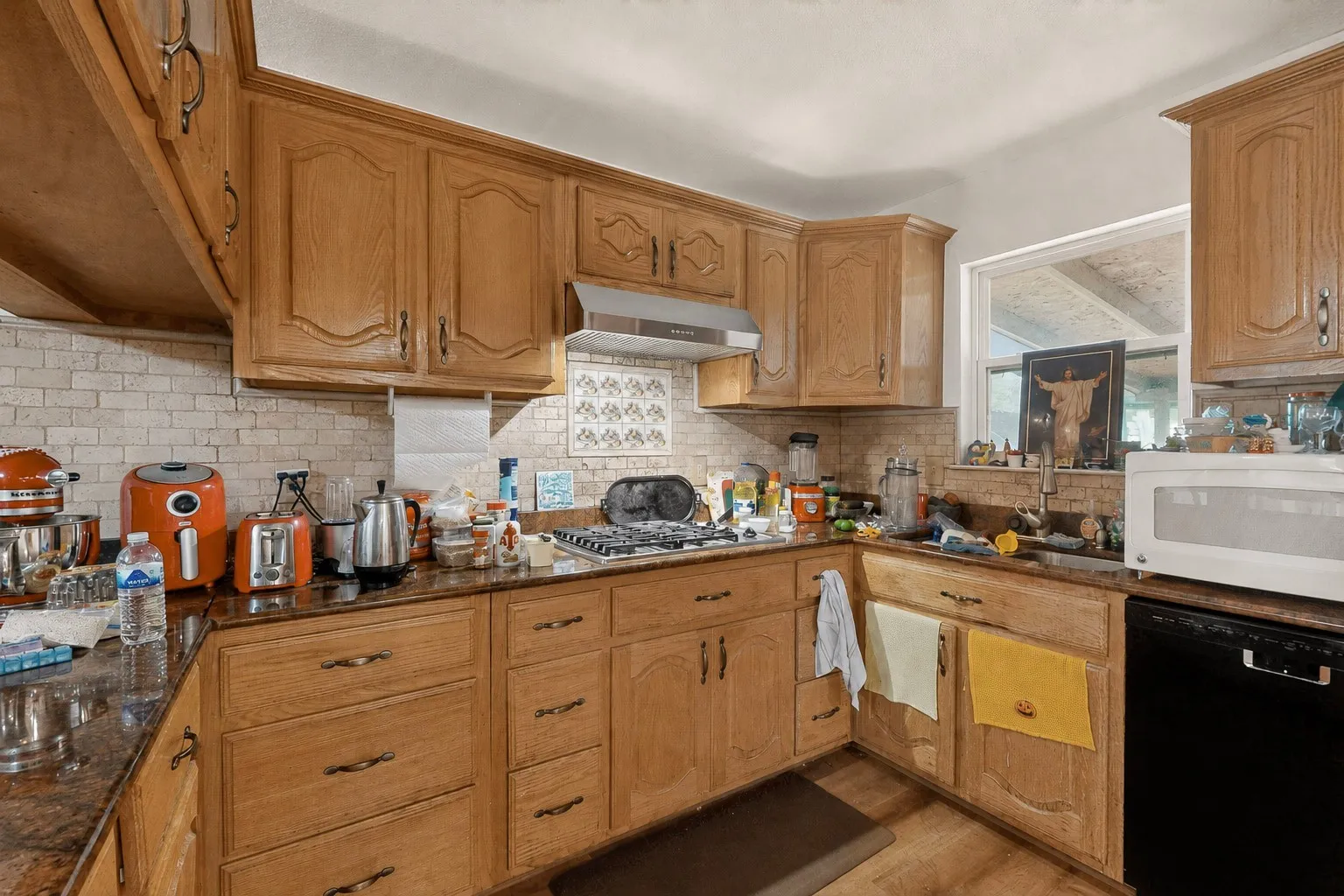 Single Family Residence For Sale in Dallas County , 12207 Queen Drive, Balch Springs, Texas 75180, 4 Bedroom, 2 Bathroom, Garage spaces, 1,612 Sqft, built in 1971, mls#21294231, Real Estate Agent in Balch Springs, Homes For Sale in Dallas county, Homes For Sale in Balch Springs, Realtor in Balch Springs Texas, Real Estate Brokerage Independent Realty Texas, Luminita Cordes Realtor