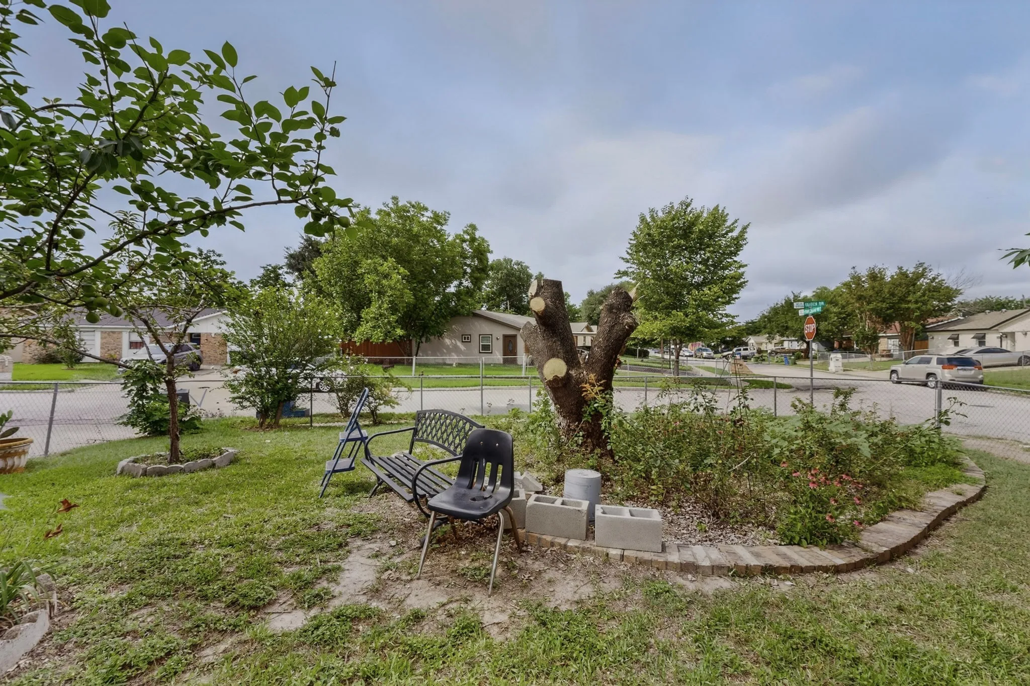 Single Family Residence For Sale in Dallas County , 12207 Queen Drive, Balch Springs, Texas 75180, 4 Bedroom, 2 Bathroom, Garage spaces, 1,612 Sqft, built in 1971, mls#21294231, Real Estate Agent in Balch Springs, Homes For Sale in Dallas county, Homes For Sale in Balch Springs, Realtor in Balch Springs Texas, Real Estate Brokerage Independent Realty Texas, Luminita Cordes Realtor