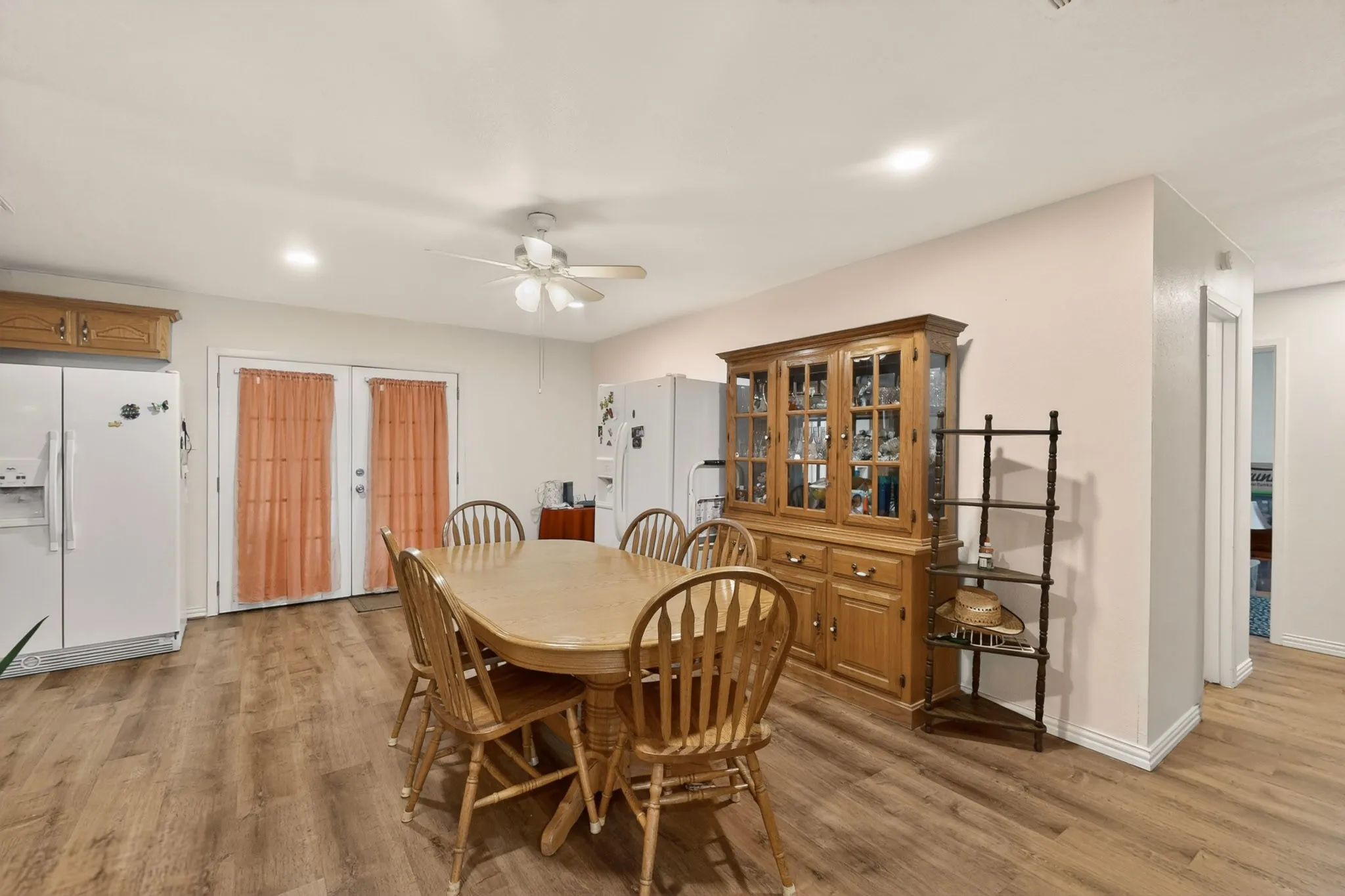 Single Family Residence For Sale in Dallas County , 12207 Queen Drive, Balch Springs, Texas 75180, 4 Bedroom, 2 Bathroom, Garage spaces, 1,612 Sqft, built in 1971, mls#21294231, Real Estate Agent in Balch Springs, Homes For Sale in Dallas county, Homes For Sale in Balch Springs, Realtor in Balch Springs Texas, Real Estate Brokerage Independent Realty Texas, Luminita Cordes Realtor