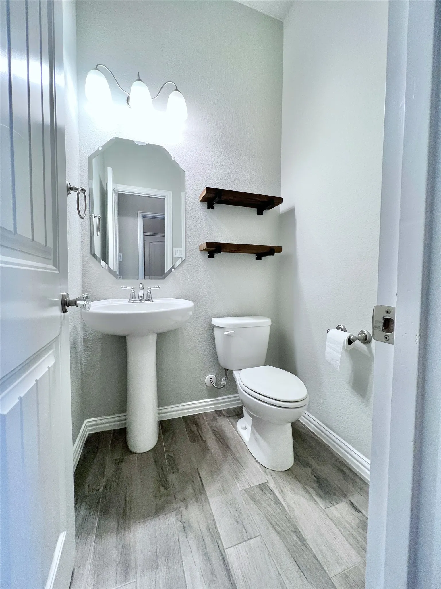 Single Family Residence For Rent in Tarrant County , 10036 Bodega Bay Road, Fort Worth, Texas 76177, 4 Bedroom, 3 Bathroom, 2 Garage spaces, 2,826 Sqft, built in 2017, mls#21313427, Real Estate Agent in Fort Worth, Homes For Rent in Tarrant county, Homes For Rent in Fort Worth, Realtor in Fort Worth Texas, Real Estate Brokerage Independent Realty Texas, Luminita Cordes Realtor