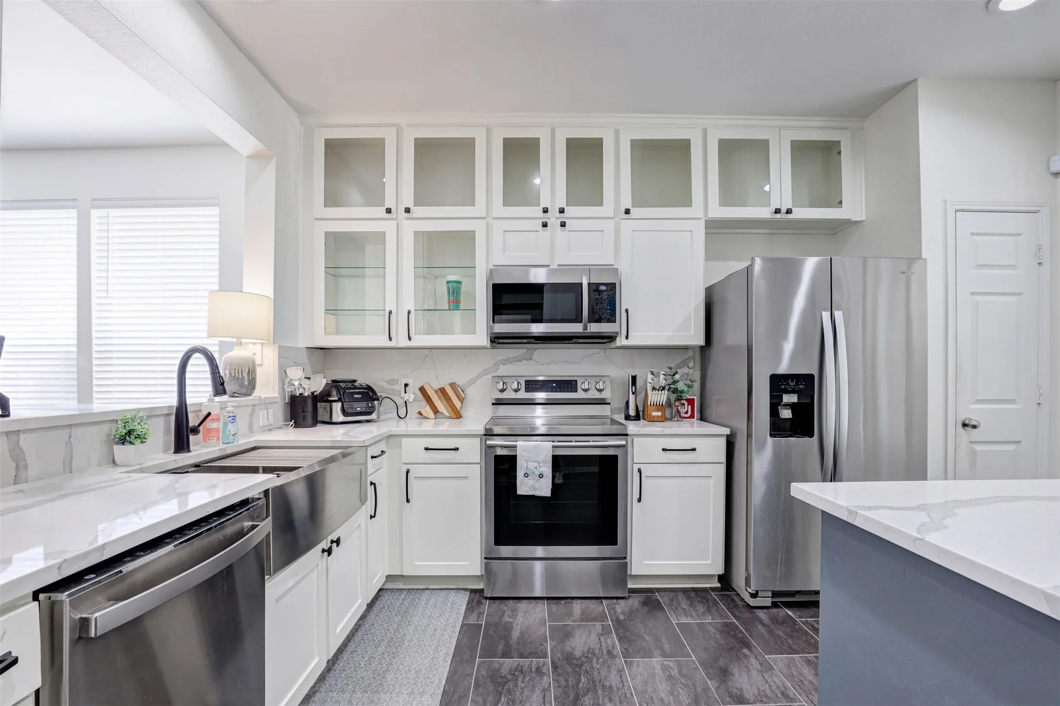 Single Family Residence For Sale in Tarrant County , 10716 Traymore Drive, Fort Worth, Texas 76244, 2 Bedroom, 3 Bathroom, 2 Garage spaces, 1,468 Sqft, built in 2006, mls#21311751, Real Estate Agent in Fort Worth, Homes For Sale in Tarrant county, Homes For Sale in Fort Worth, Realtor in Fort Worth Texas, Real Estate Brokerage Independent Realty Texas, Luminita Cordes Realtor