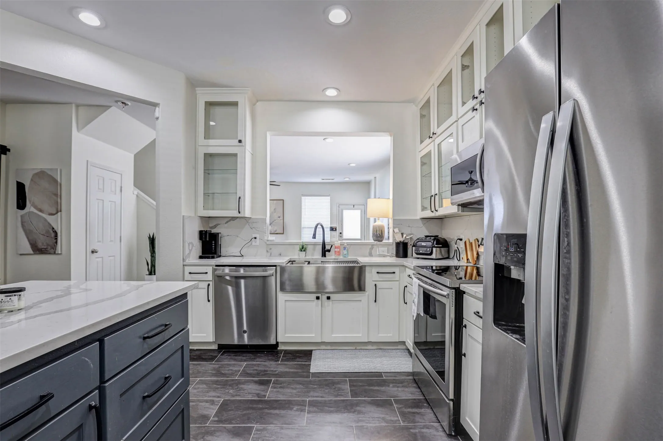 Single Family Residence For Sale in Tarrant County , 10716 Traymore Drive, Fort Worth, Texas 76244, 2 Bedroom, 3 Bathroom, 2 Garage spaces, 1,468 Sqft, built in 2006, mls#21311751, Real Estate Agent in Fort Worth, Homes For Sale in Tarrant county, Homes For Sale in Fort Worth, Realtor in Fort Worth Texas, Real Estate Brokerage Independent Realty Texas, Luminita Cordes Realtor