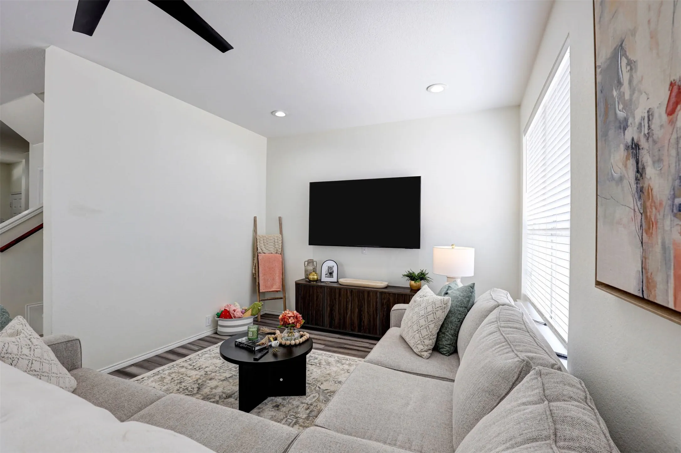 Single Family Residence For Sale in Tarrant County , 10716 Traymore Drive, Fort Worth, Texas 76244, 2 Bedroom, 3 Bathroom, 2 Garage spaces, 1,468 Sqft, built in 2006, mls#21311751, Real Estate Agent in Fort Worth, Homes For Sale in Tarrant county, Homes For Sale in Fort Worth, Realtor in Fort Worth Texas, Real Estate Brokerage Independent Realty Texas, Luminita Cordes Realtor