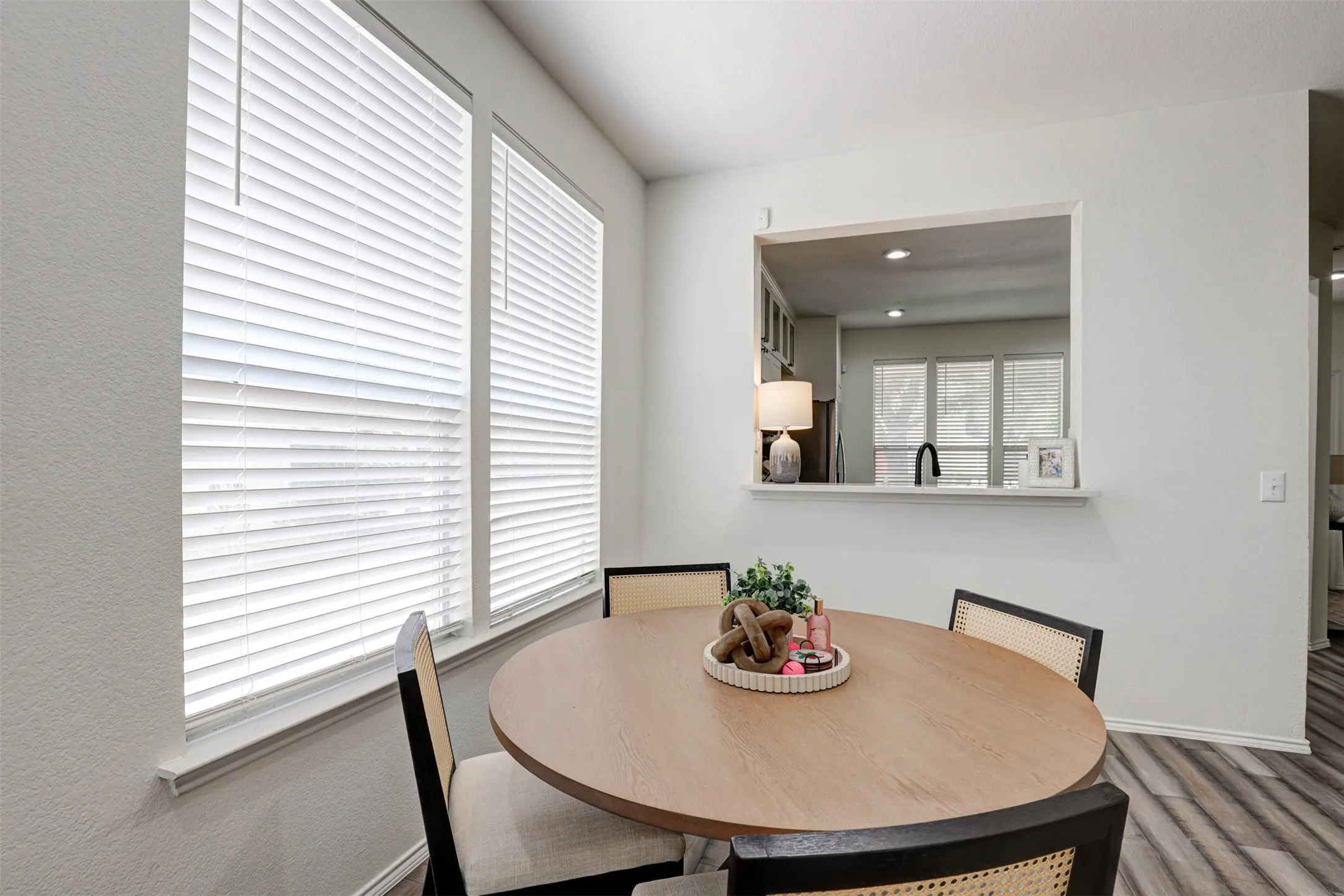 Single Family Residence For Sale in Tarrant County , 10716 Traymore Drive, Fort Worth, Texas 76244, 2 Bedroom, 3 Bathroom, 2 Garage spaces, 1,468 Sqft, built in 2006, mls#21311751, Real Estate Agent in Fort Worth, Homes For Sale in Tarrant county, Homes For Sale in Fort Worth, Realtor in Fort Worth Texas, Real Estate Brokerage Independent Realty Texas, Luminita Cordes Realtor