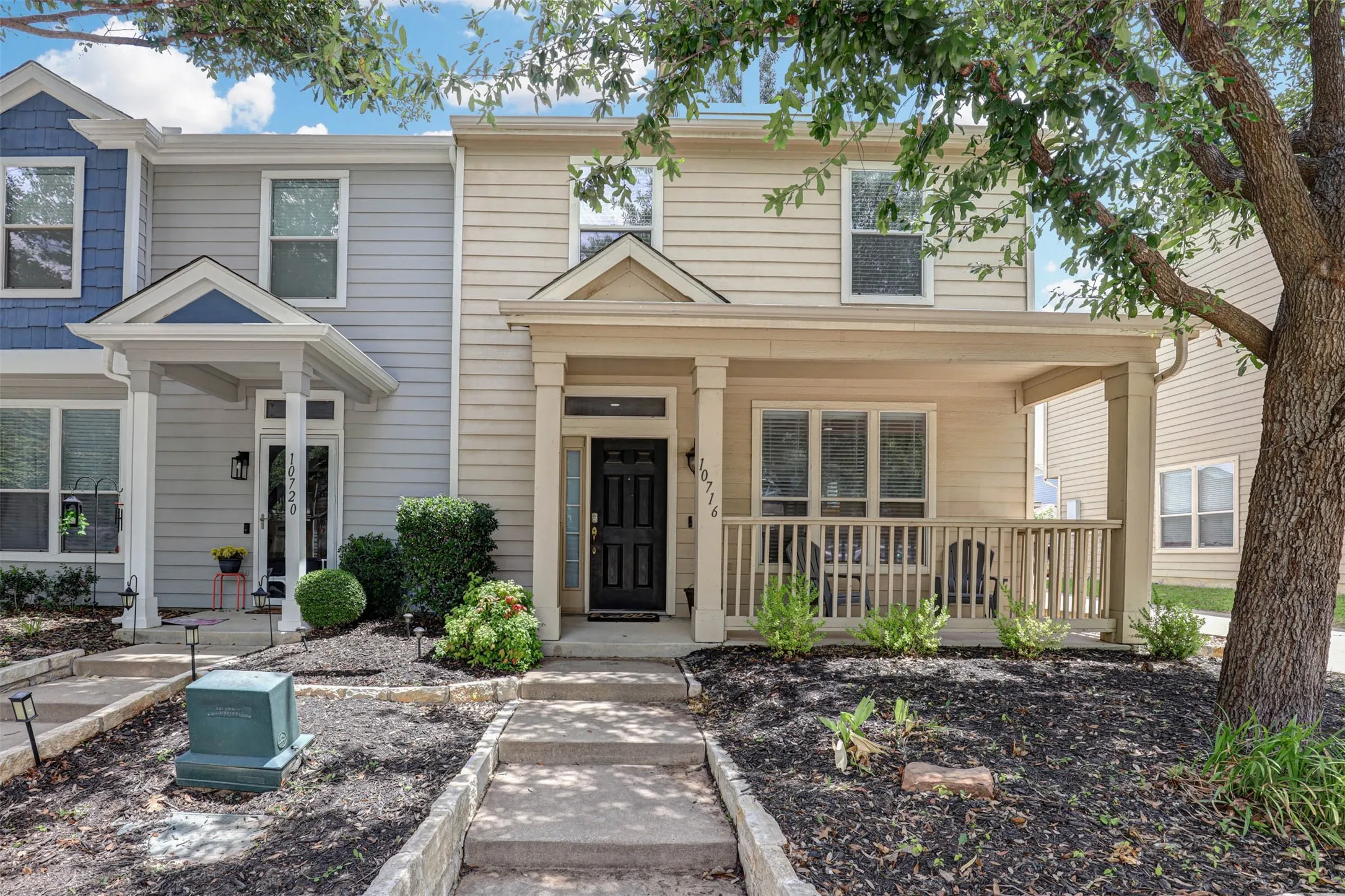 Single Family Residence For Sale in Tarrant County , 10716 Traymore Drive, Fort Worth, Texas 76244, 2 Bedroom, 3 Bathroom, 2 Garage spaces, 1,468 Sqft, built in 2006, mls#21311751, Real Estate Agent in Fort Worth, Homes For Sale in Tarrant county, Homes For Sale in Fort Worth, Realtor in Fort Worth Texas, Real Estate Brokerage Independent Realty Texas, Luminita Cordes Realtor