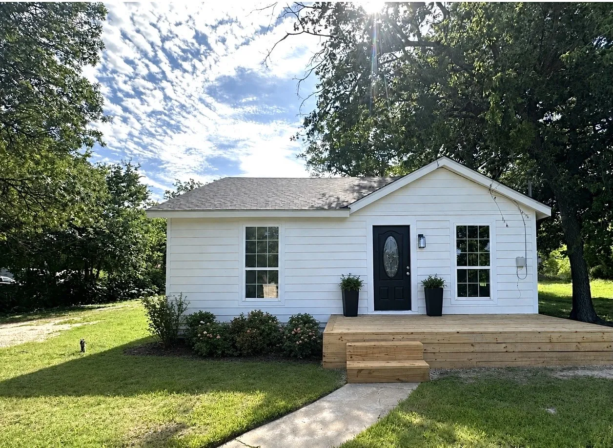 Single Family Residence For Sale in Comanche County , 1007 N Lane Street, Comanche, Texas 76442, 3 Bedroom, 2 Bathroom, Garage spaces, 1,522 Sqft, built in 1940, mls#21313451, Real Estate Agent in Comanche, Homes For Sale in Comanche county, Homes For Sale in Comanche, Realtor in Comanche Texas, Real Estate Brokerage Independent Realty Texas, Luminita Cordes Realtor