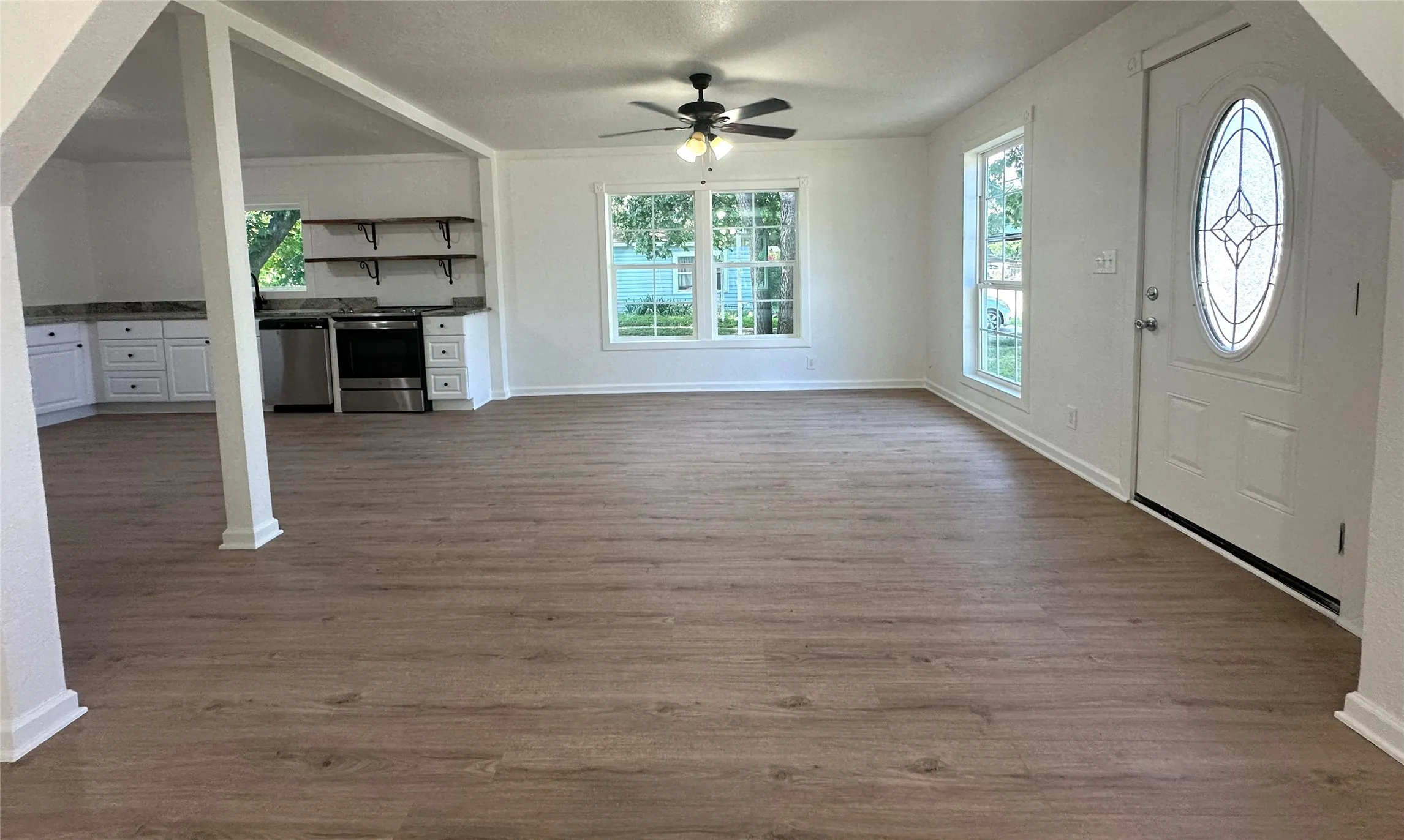 Single Family Residence For Sale in Comanche County , 1007 N Lane Street, Comanche, Texas 76442, 3 Bedroom, 2 Bathroom, Garage spaces, 1,522 Sqft, built in 1940, mls#21313451, Real Estate Agent in Comanche, Homes For Sale in Comanche county, Homes For Sale in Comanche, Realtor in Comanche Texas, Real Estate Brokerage Independent Realty Texas, Luminita Cordes Realtor